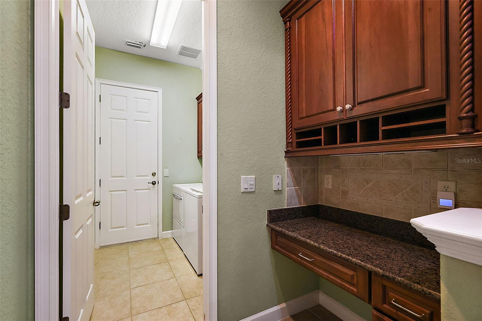 9813 SANTA CLARA CT, HOWEY IN THE HILLS, FL, 34737