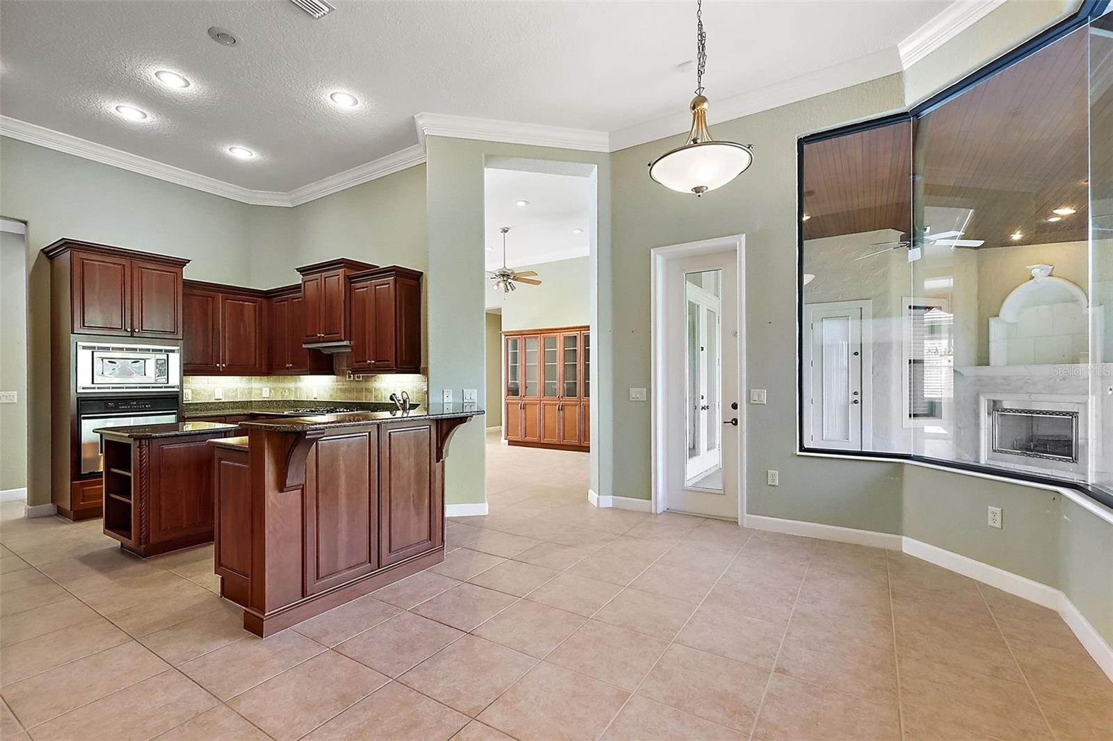 9813 SANTA CLARA CT, HOWEY IN THE HILLS, FL, 34737