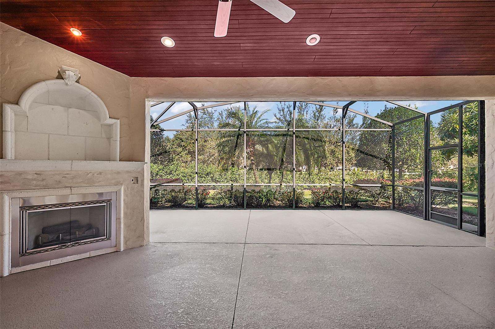 9813 SANTA CLARA CT, HOWEY IN THE HILLS, FL, 34737