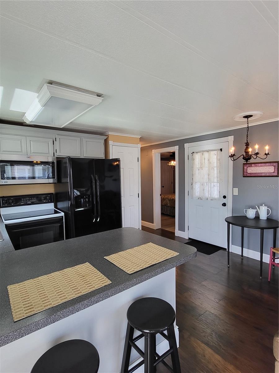 2291 E BAY DR #102, LARGO, FL, 33771