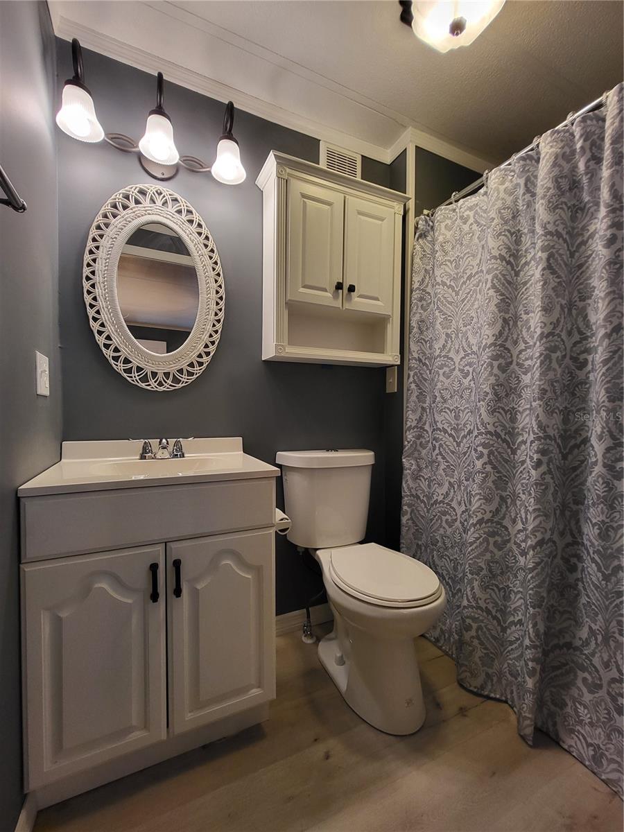 2291 E BAY DR #102, LARGO, FL, 33771