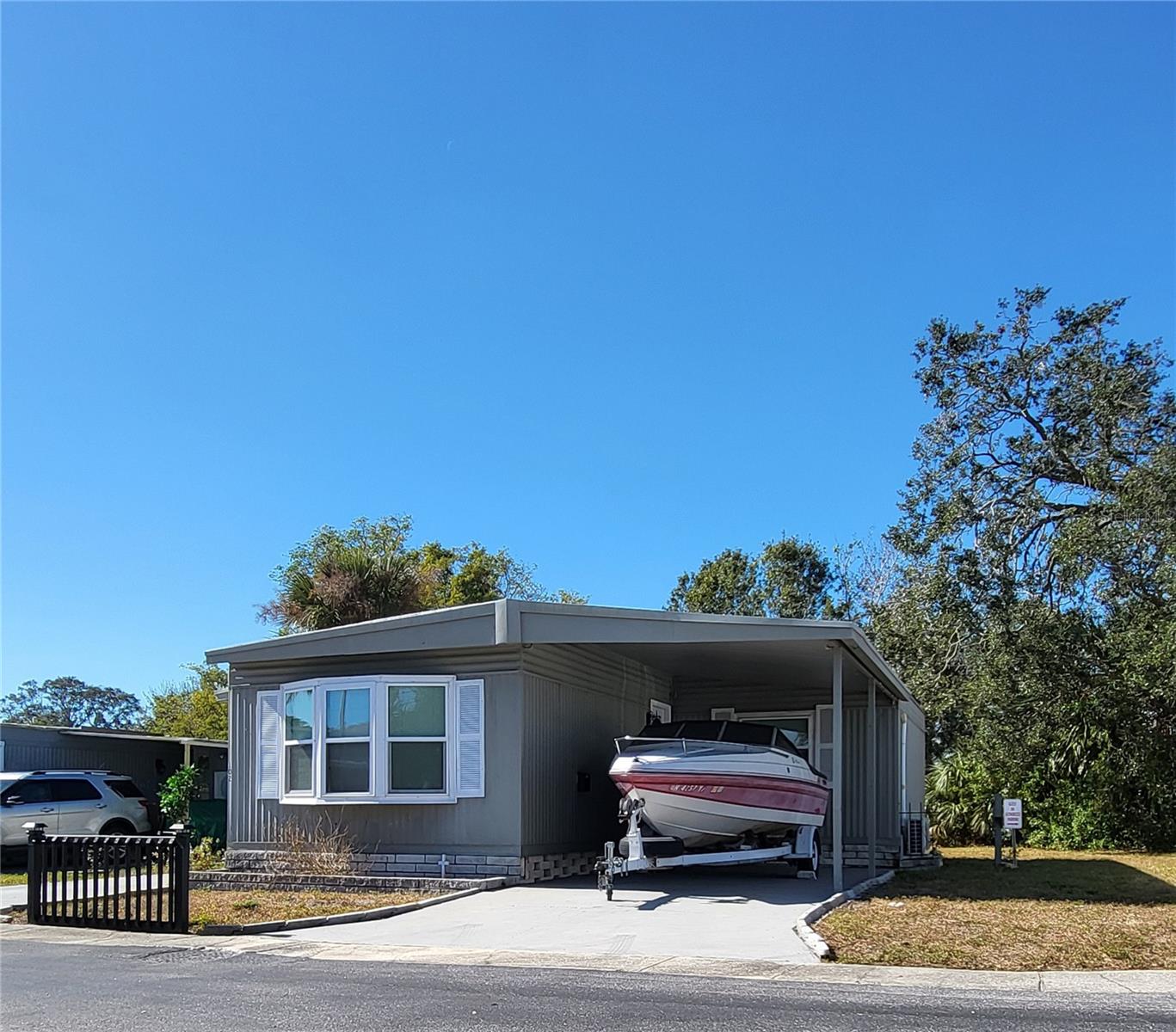 2291 E BAY DR #102, LARGO, FL, 33771