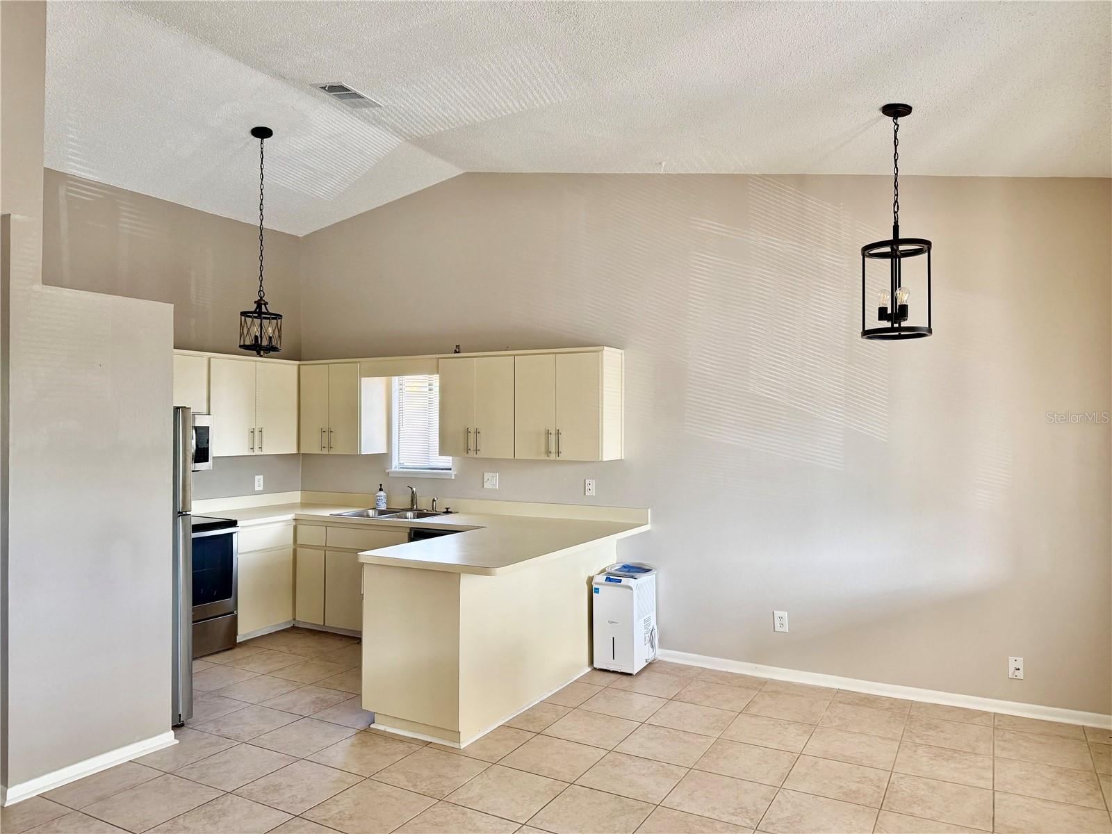 118 175TH TERRACE DR E #B, REDINGTON SHORES, FL, 33708