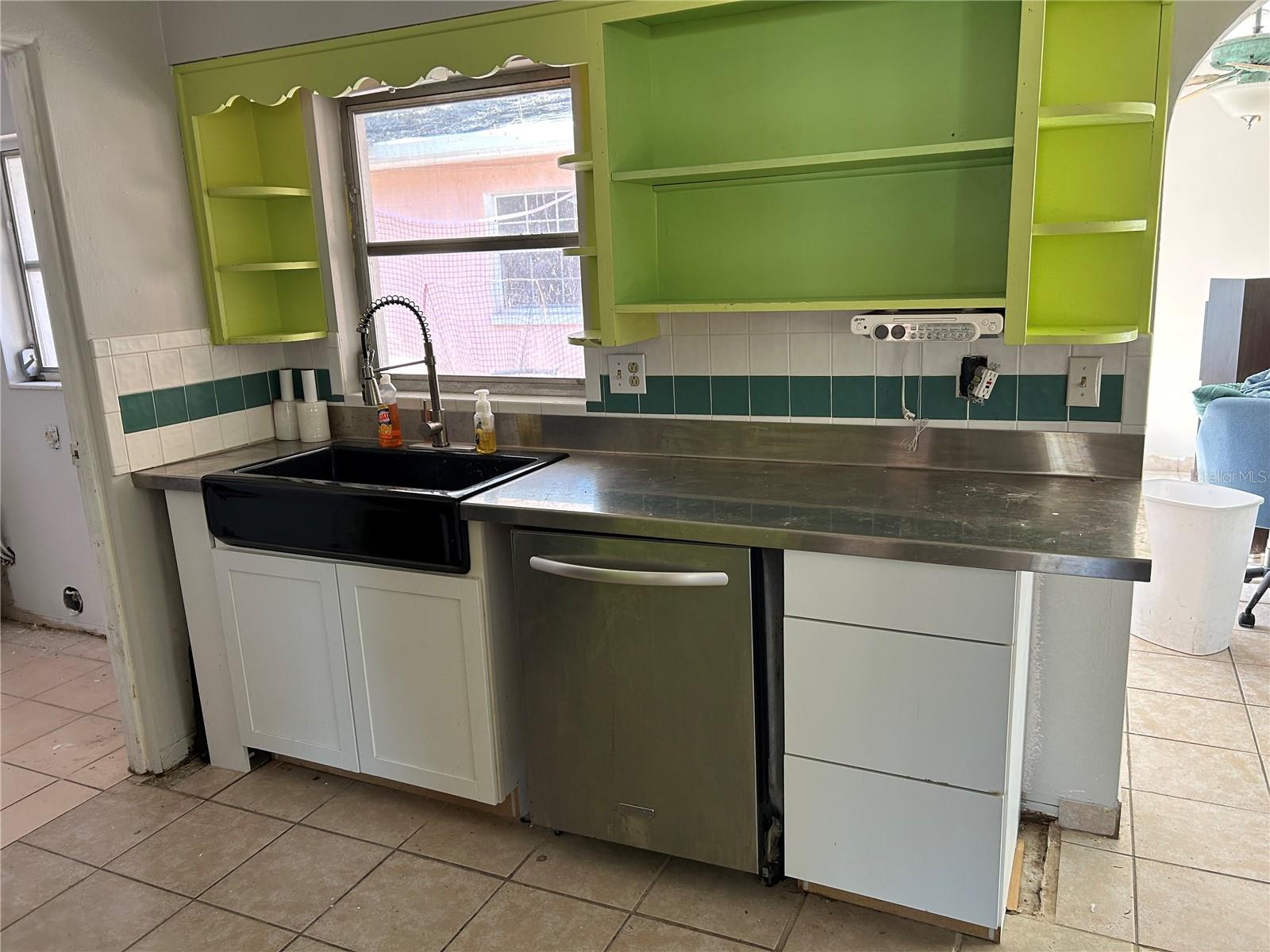6035 GRAND BLVD, NEW PORT RICHEY, FL, 34652