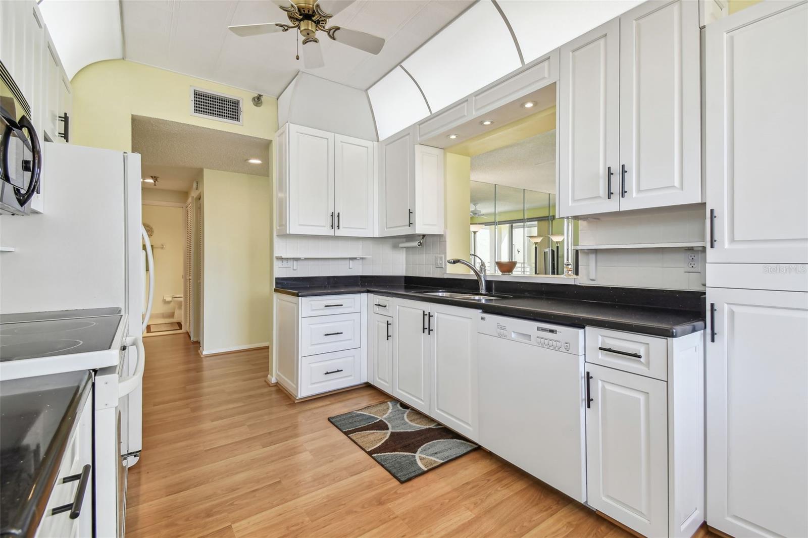 7862 SAILBOAT KEY BLVD S #106, SOUTH PASADENA, FL, 33707