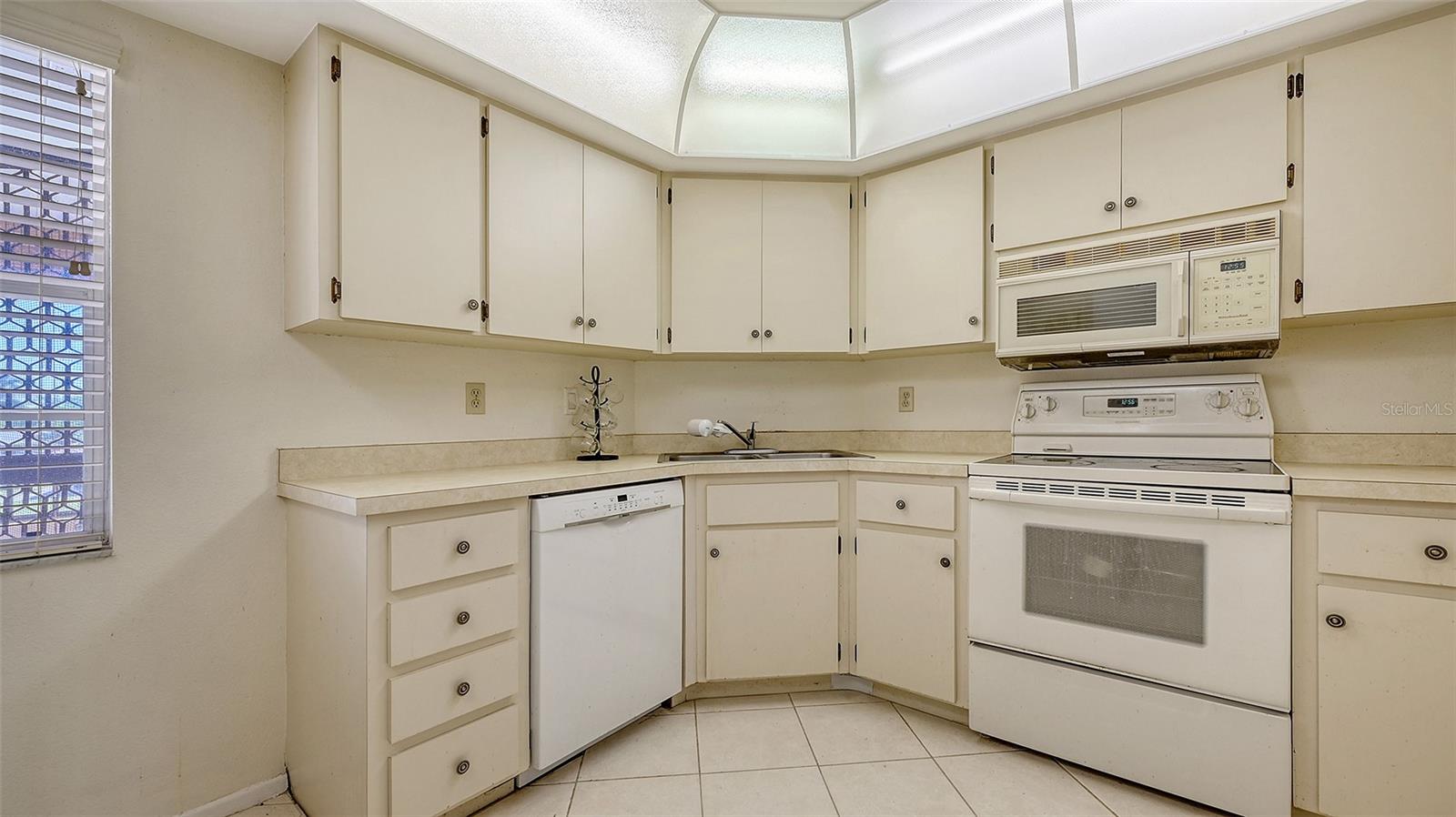209 RUBENS DR #F, NOKOMIS, FL, 34275