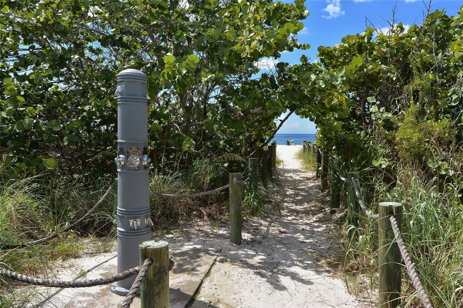 209 RUBENS DR #F, NOKOMIS, FL, 34275