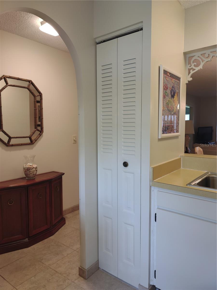 4634 LAKE BLVD, CLEARWATER, FL, 33762