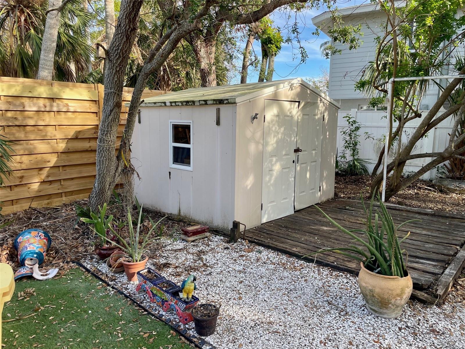 648 CALLE DE PERU, SARASOTA, FL, 34242