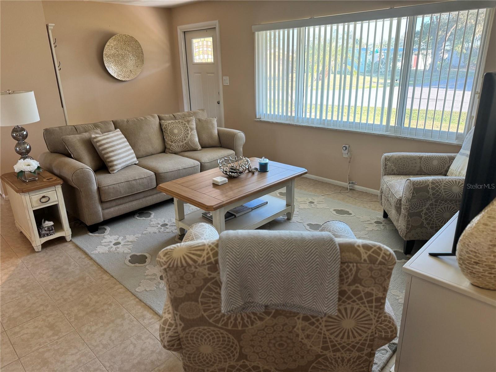 2179 LAKESHORE CIR, PORT CHARLOTTE, FL, 33952