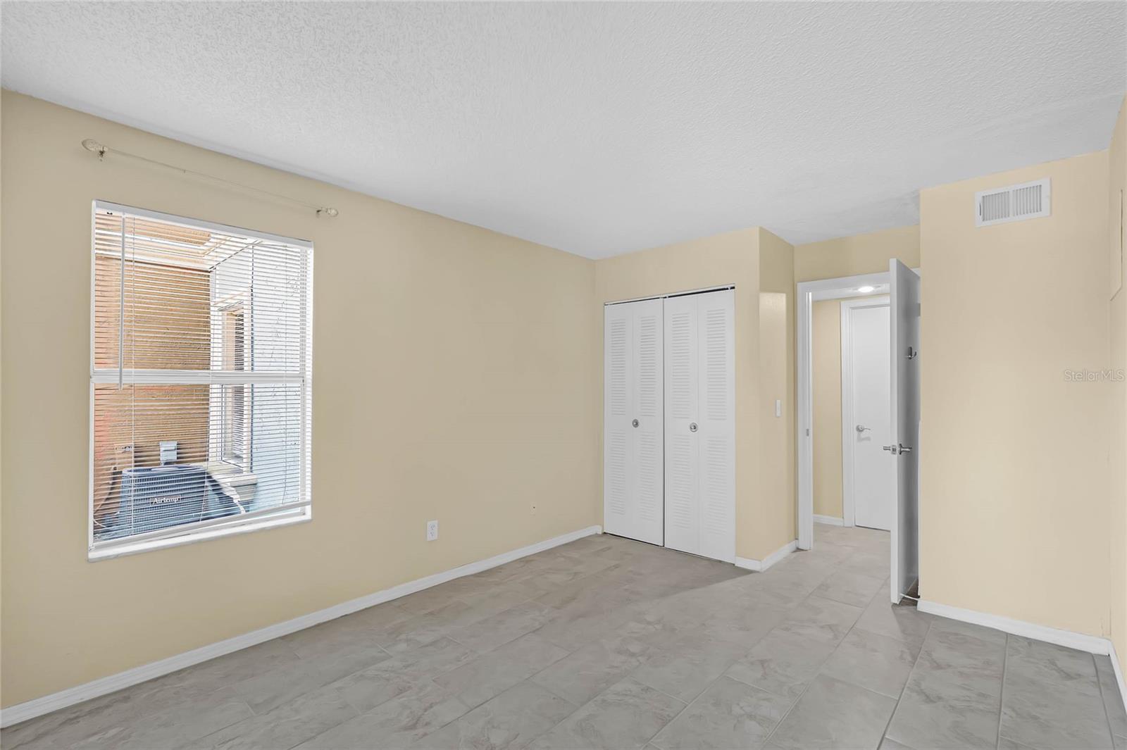 5108 CONROY RD #17, ORLANDO, FL, 32811