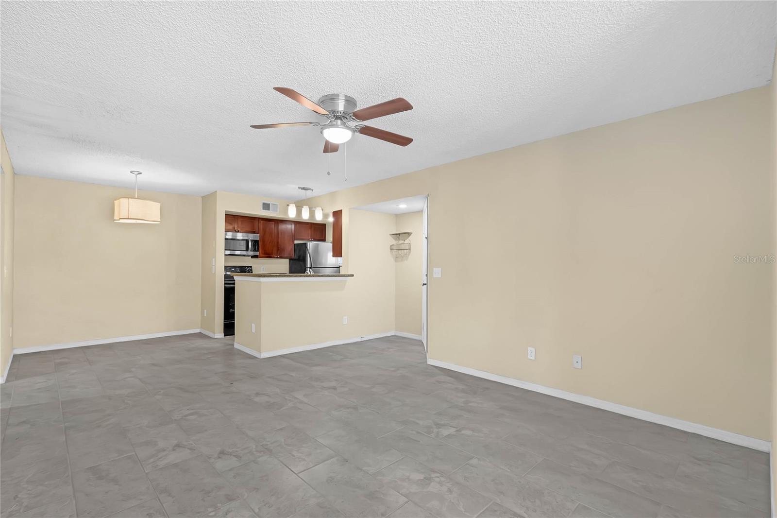 5108 CONROY RD #17, ORLANDO, FL, 32811