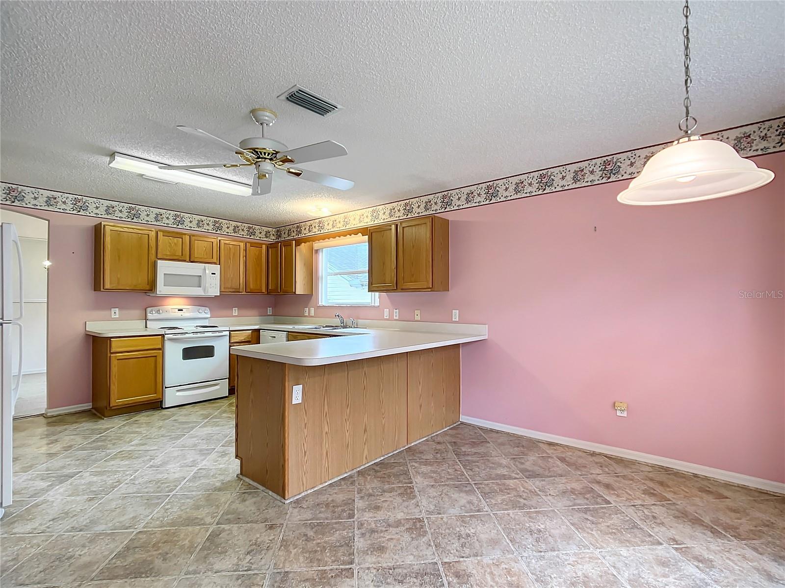 108 COSTA MESA DR, LADY LAKE, FL, 32159