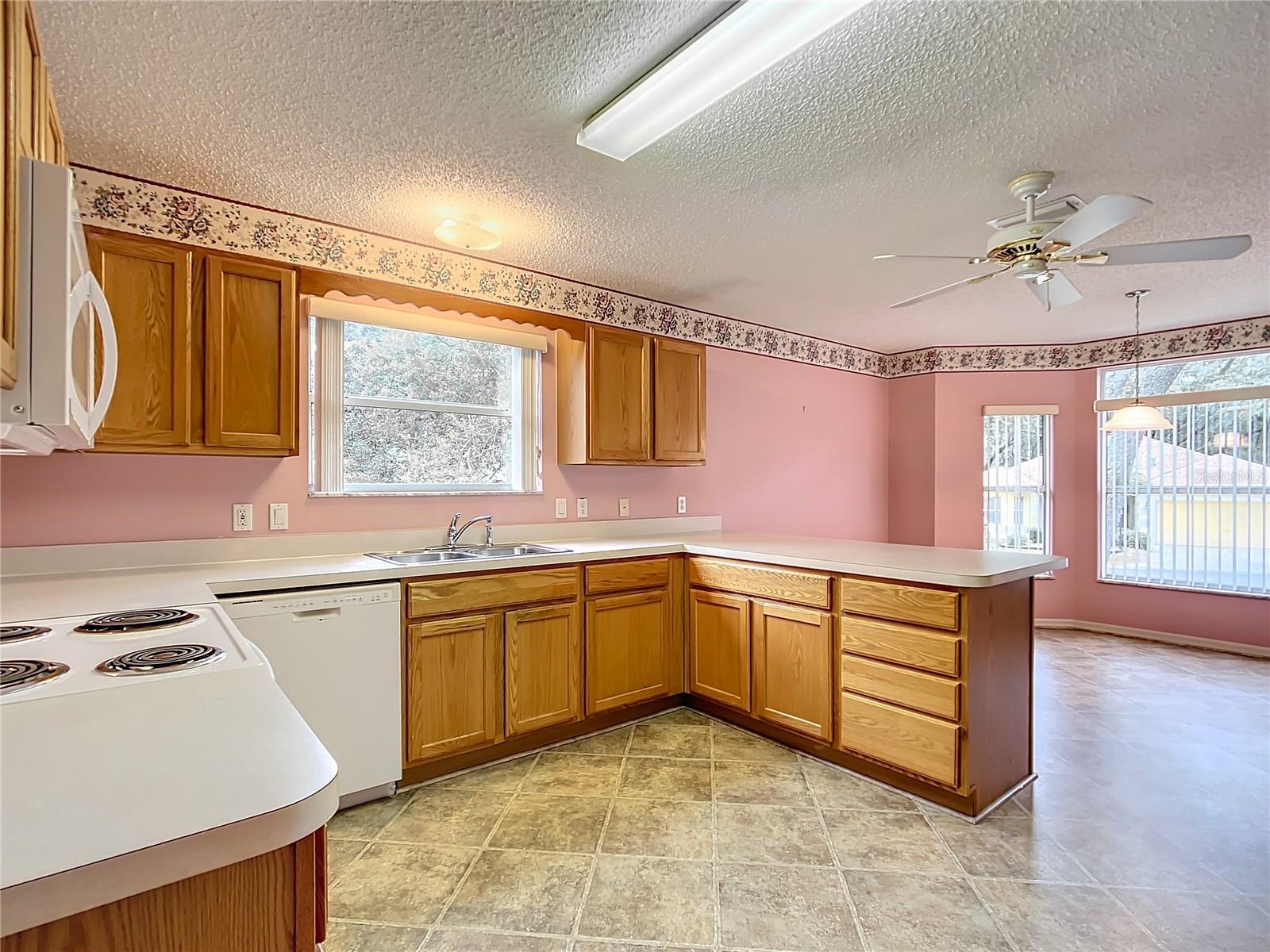 108 COSTA MESA DR, LADY LAKE, FL, 32159