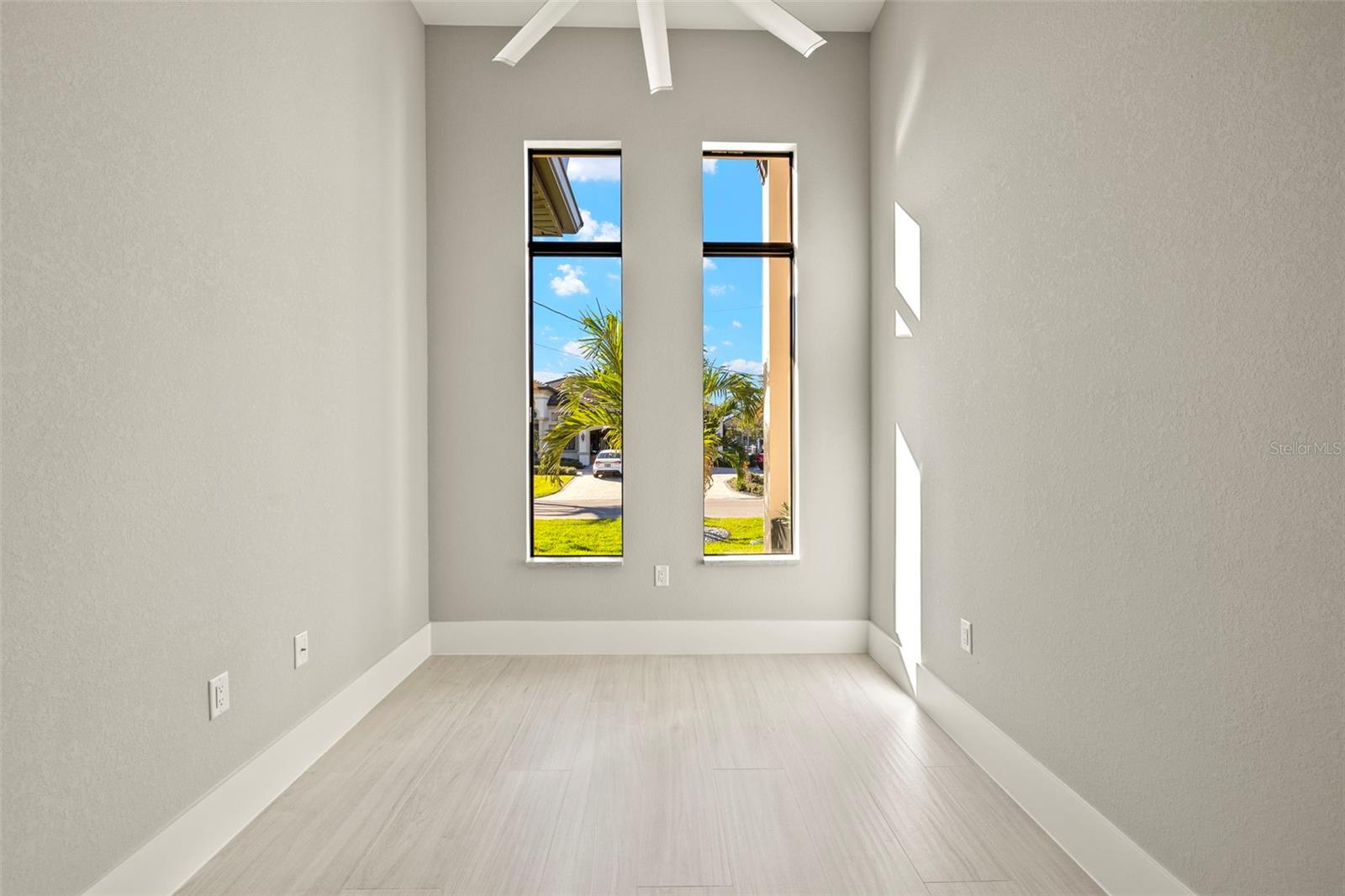 301 NW 39TH AVE, CAPE CORAL, FL, 33993