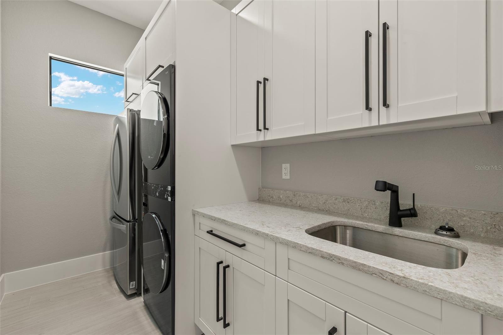 301 NW 39TH AVE, CAPE CORAL, FL, 33993
