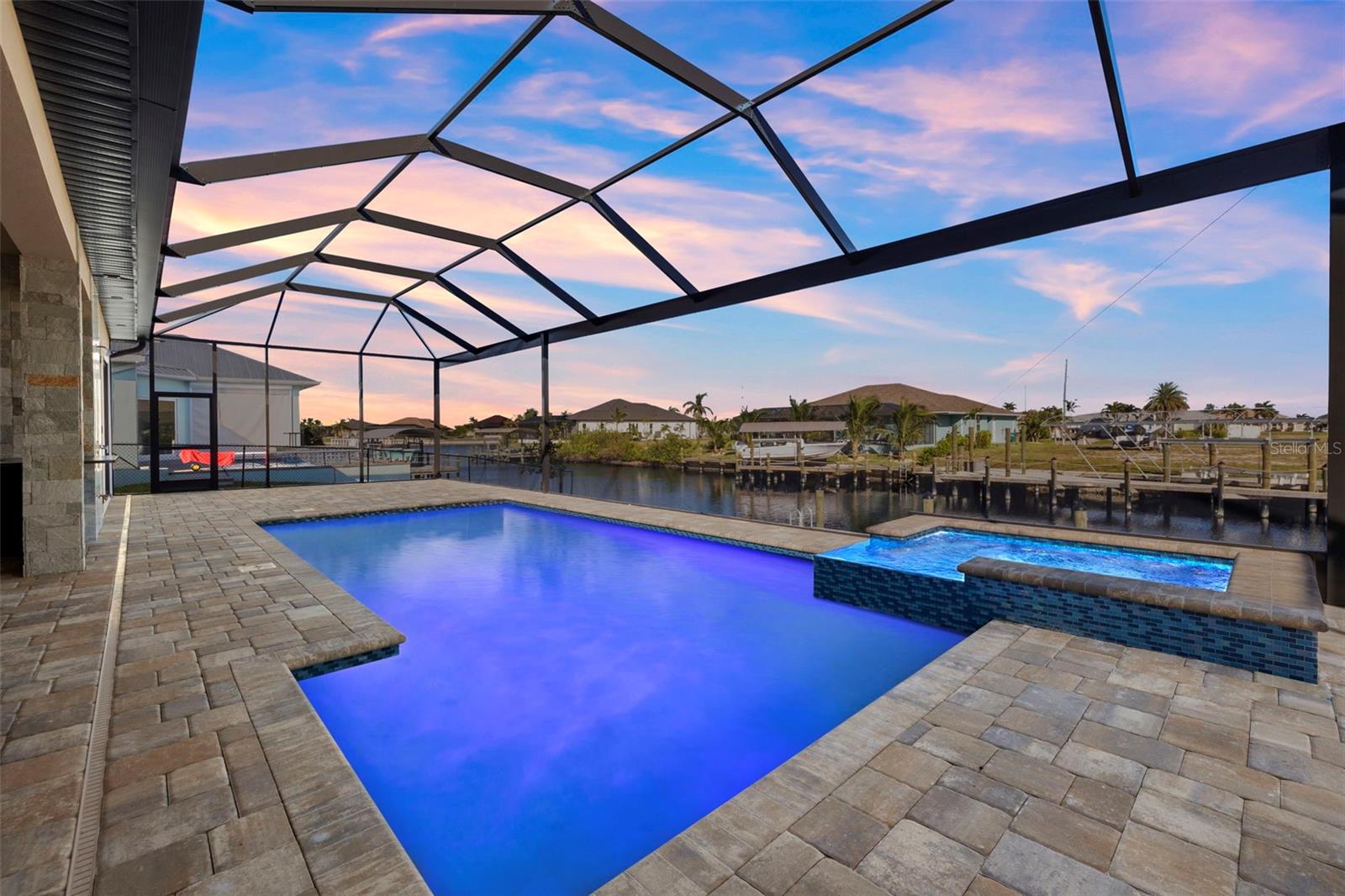 301 NW 39TH AVE, CAPE CORAL, FL, 33993