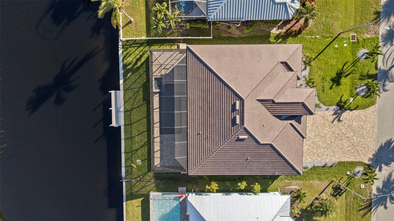 301 NW 39TH AVE, CAPE CORAL, FL, 33993