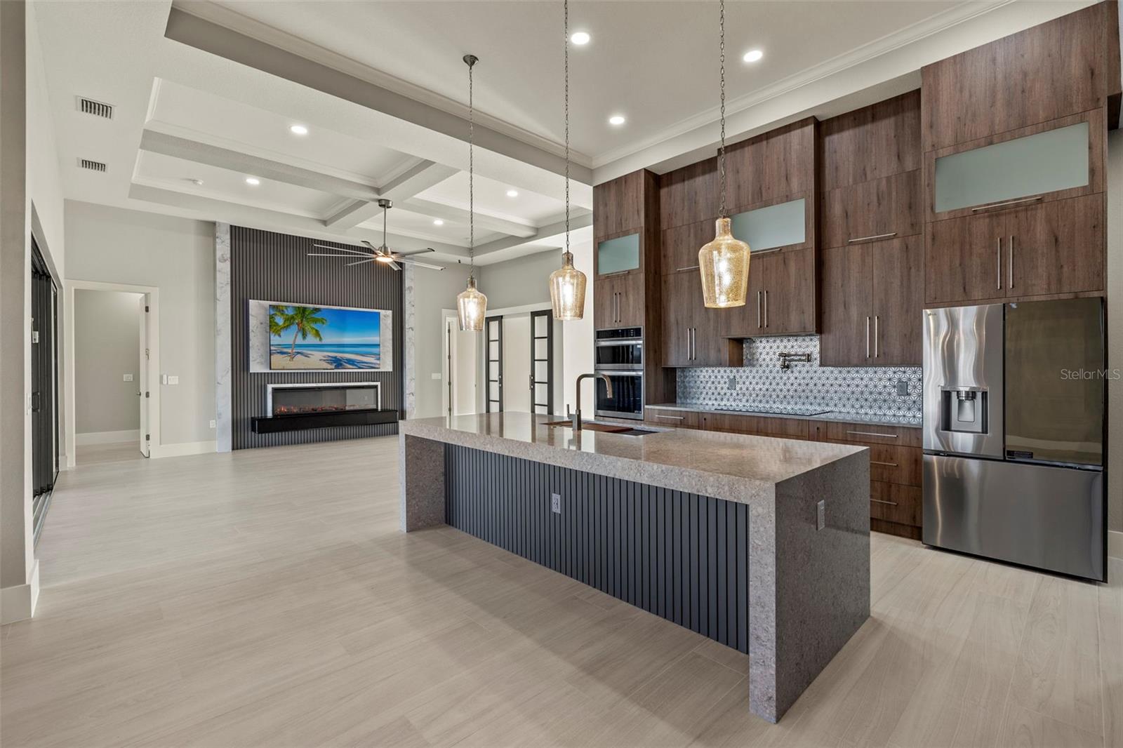 301 NW 39TH AVE, CAPE CORAL, FL, 33993