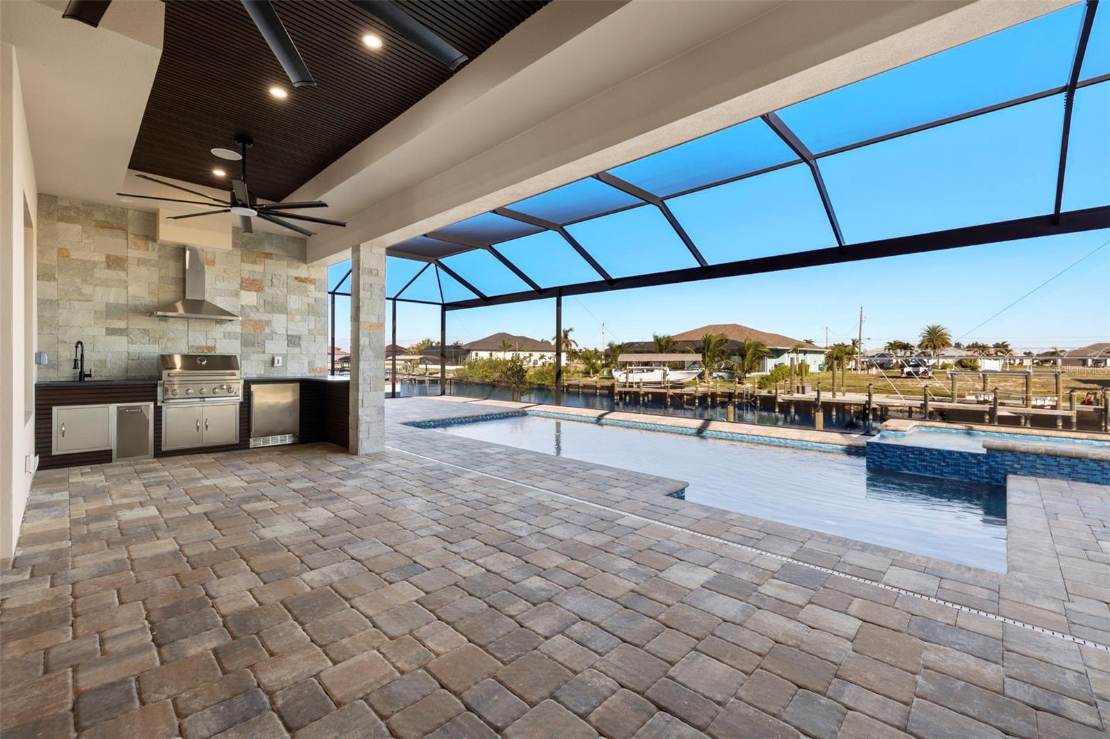 301 NW 39TH AVE, CAPE CORAL, FL, 33993