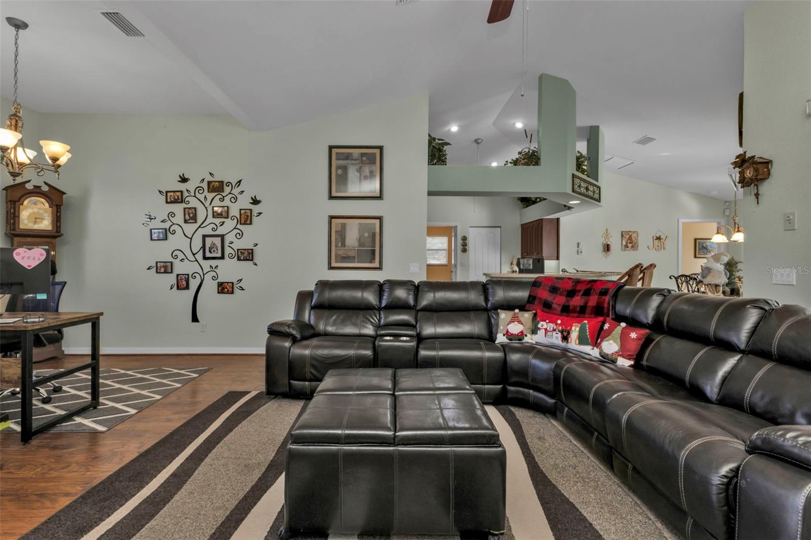 196 TOURNAMENT RD, ROTONDA WEST, FL, 33947