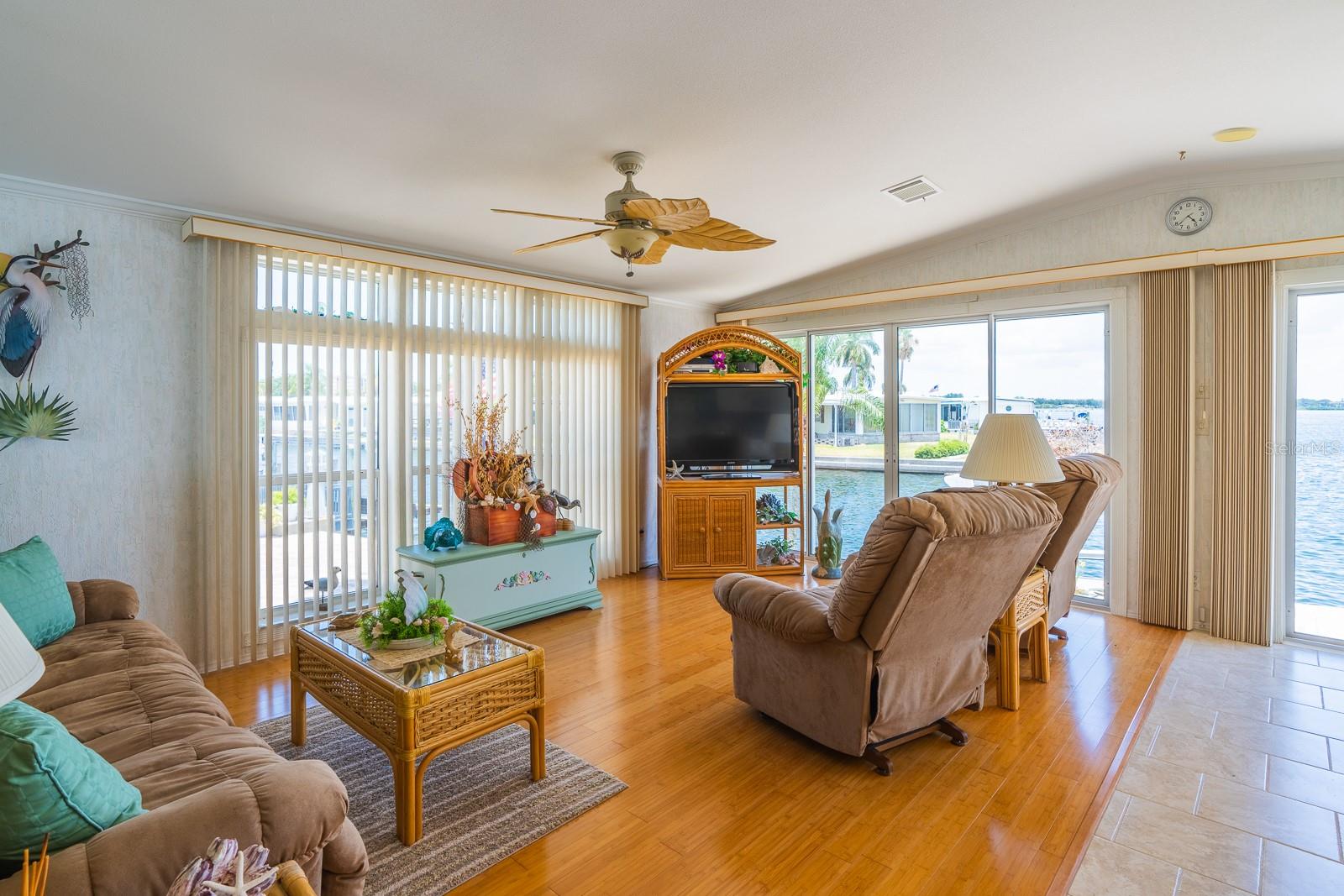 18675 US HIGHWAY 19 N #389, CLEARWATER, FL, 33764