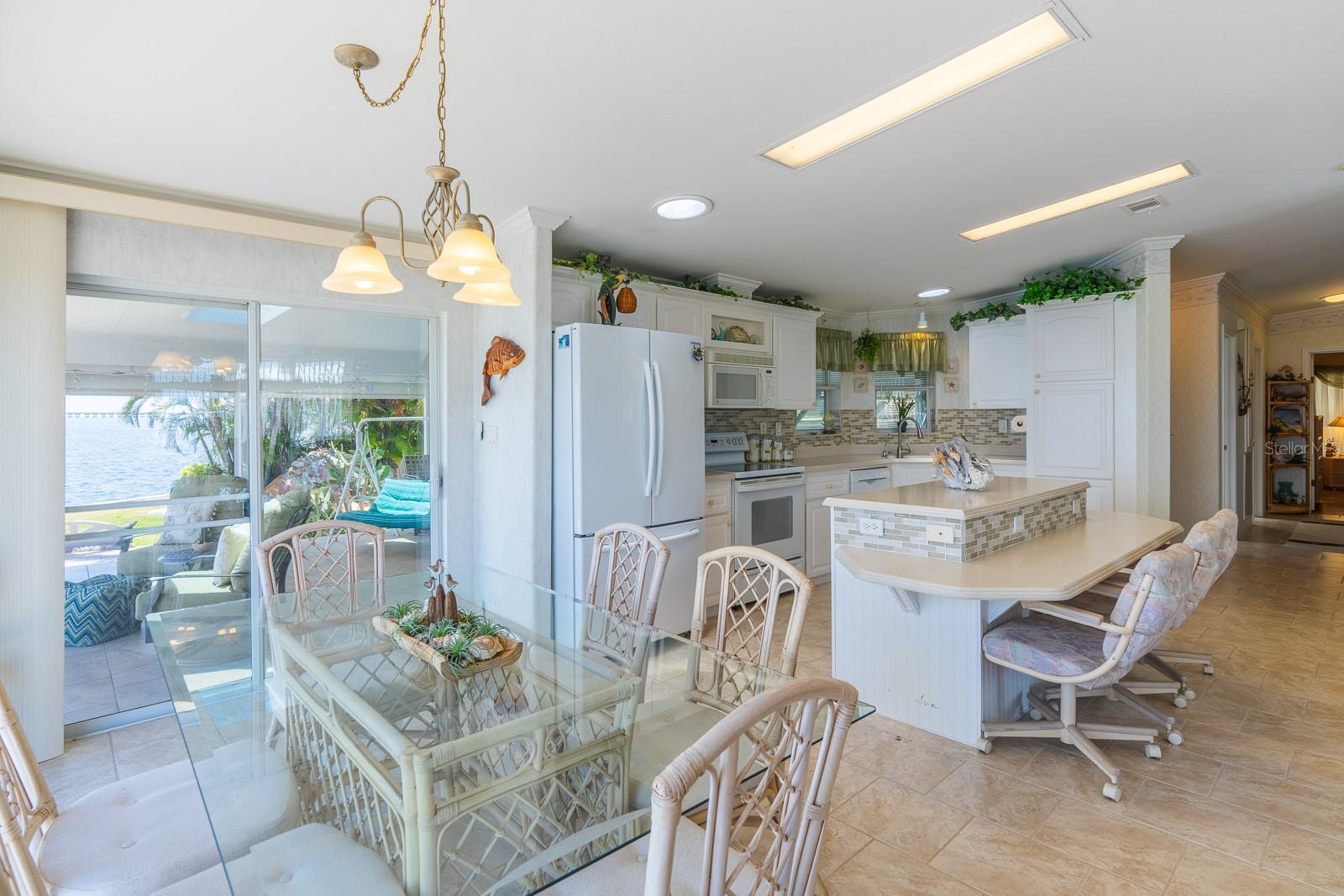 18675 US HIGHWAY 19 N #389, CLEARWATER, FL, 33764