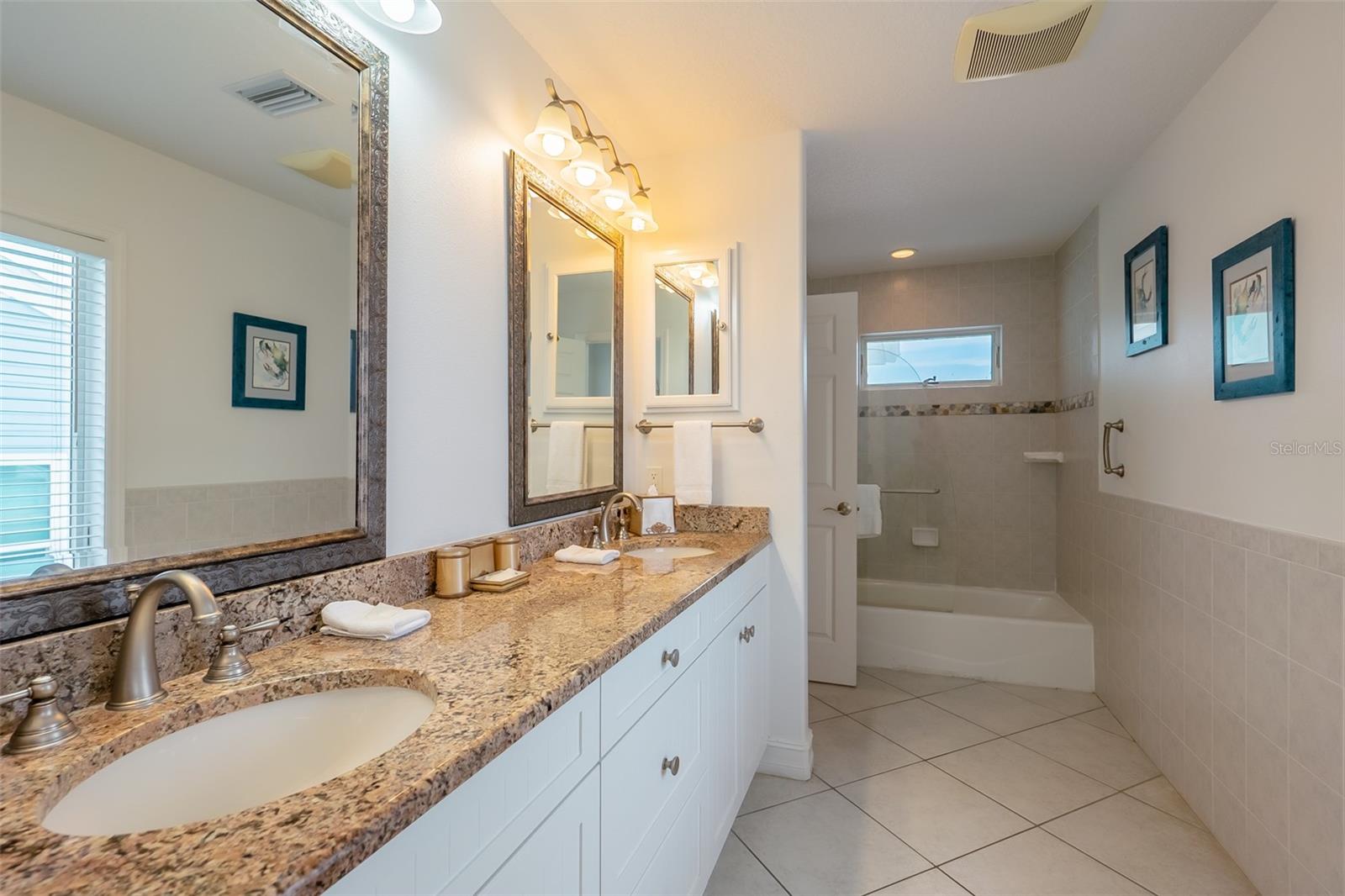 A4631029 Property Photo