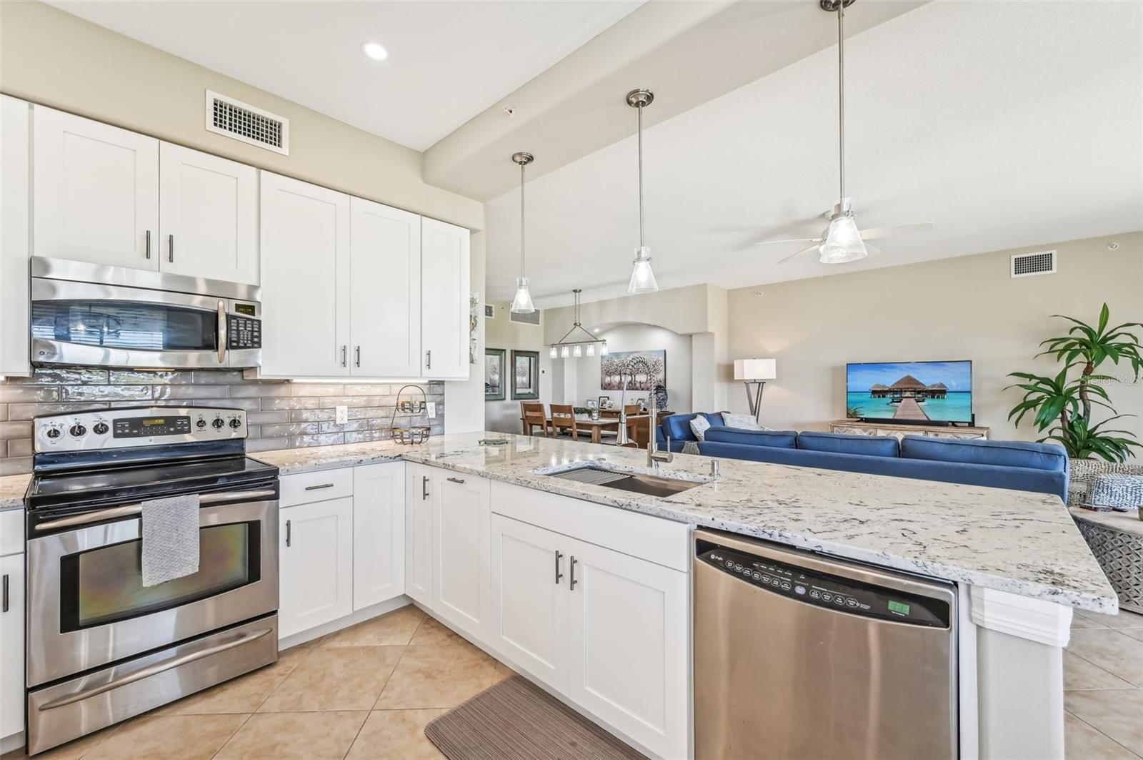 8402 GRAND ESTUARY TRL #104, BRADENTON, FL, 34212