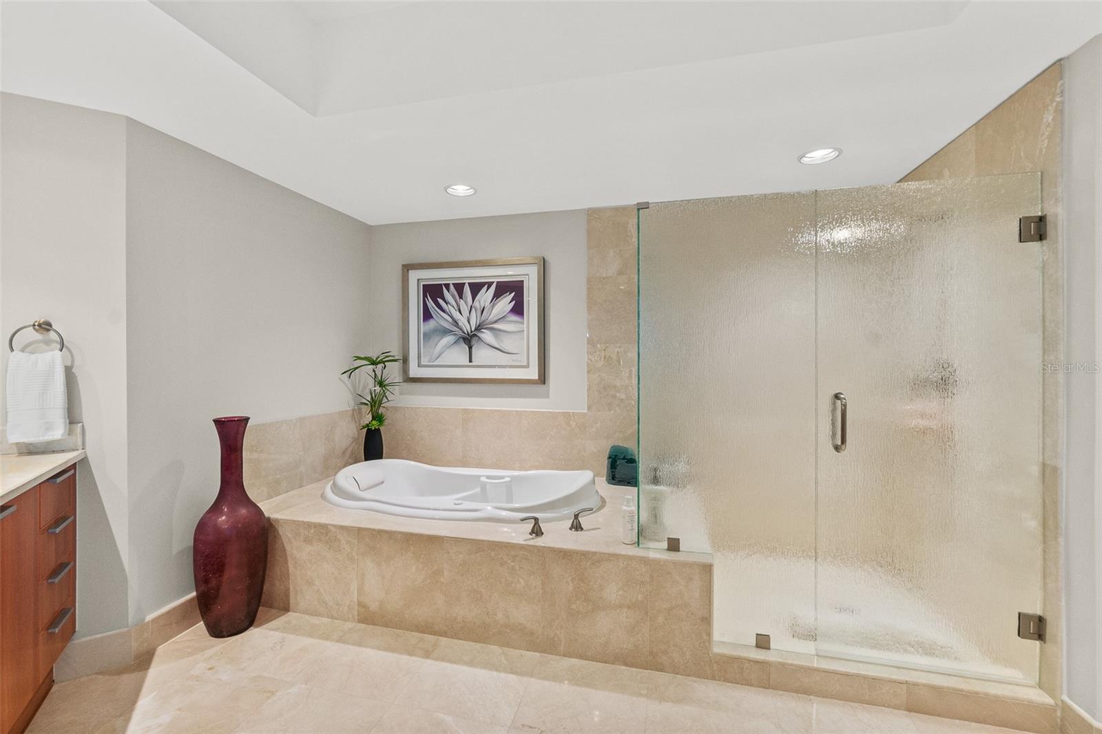 231 RIVERSIDE DR #701, HOLLY HILL, FL, 32117