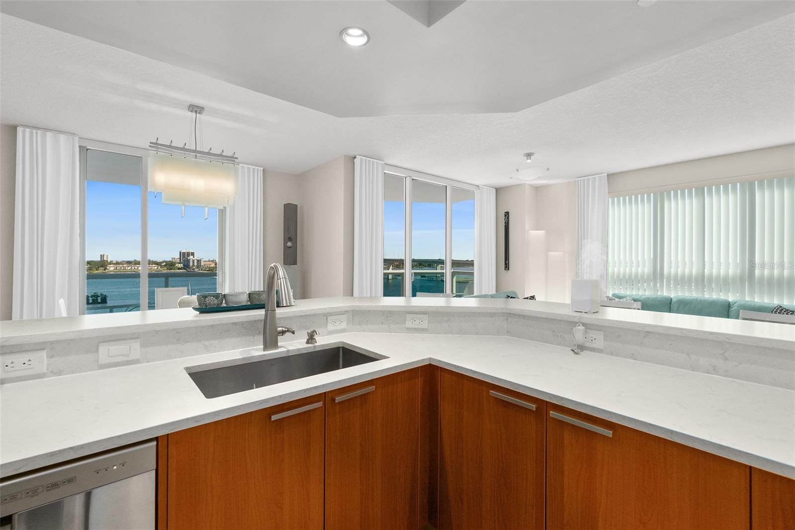 231 RIVERSIDE DR #701, HOLLY HILL, FL, 32117