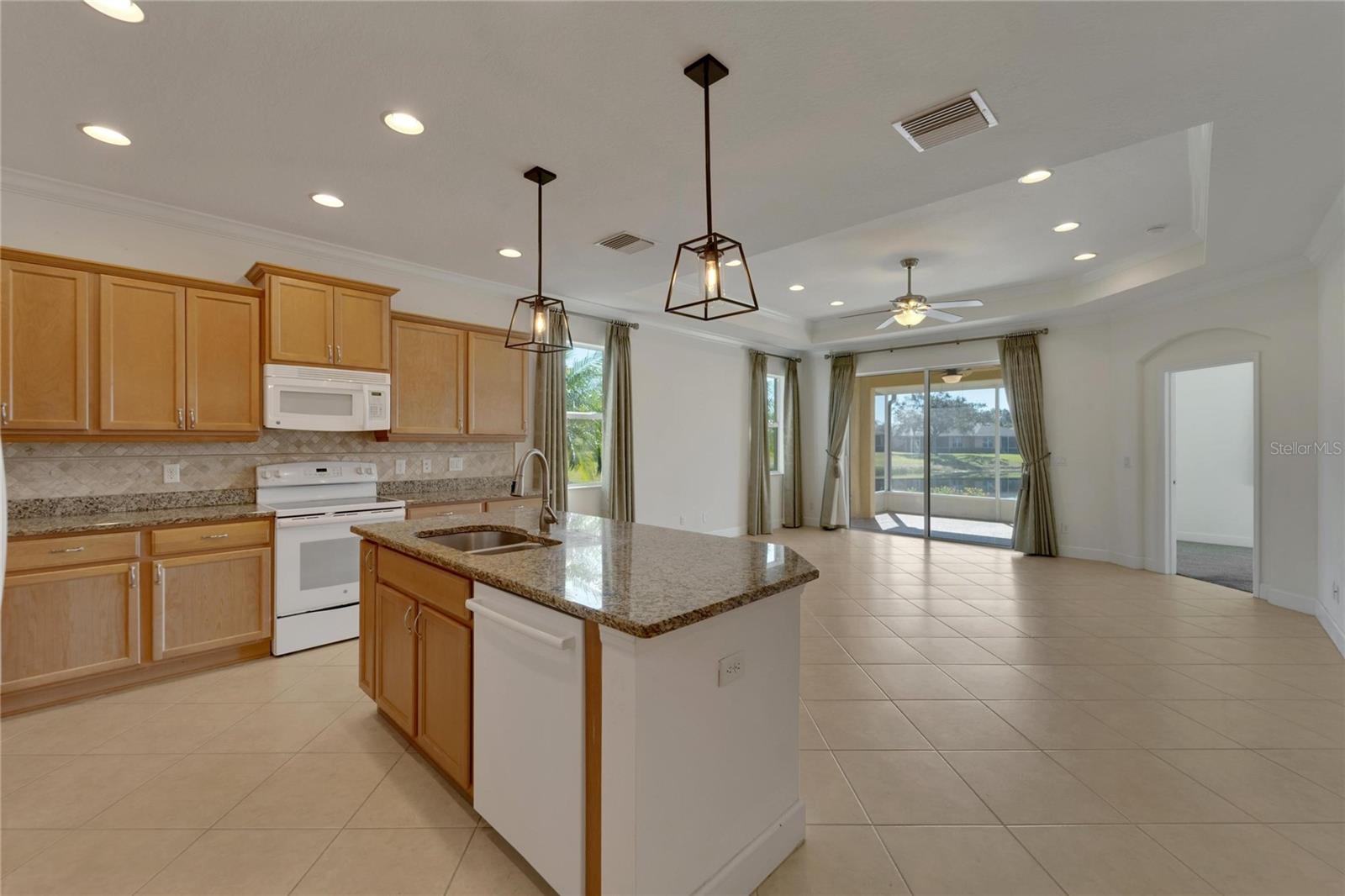 2226 NOTTINGHAM GREENS DR #2226, SUN CITY CENTER, FL, 33573