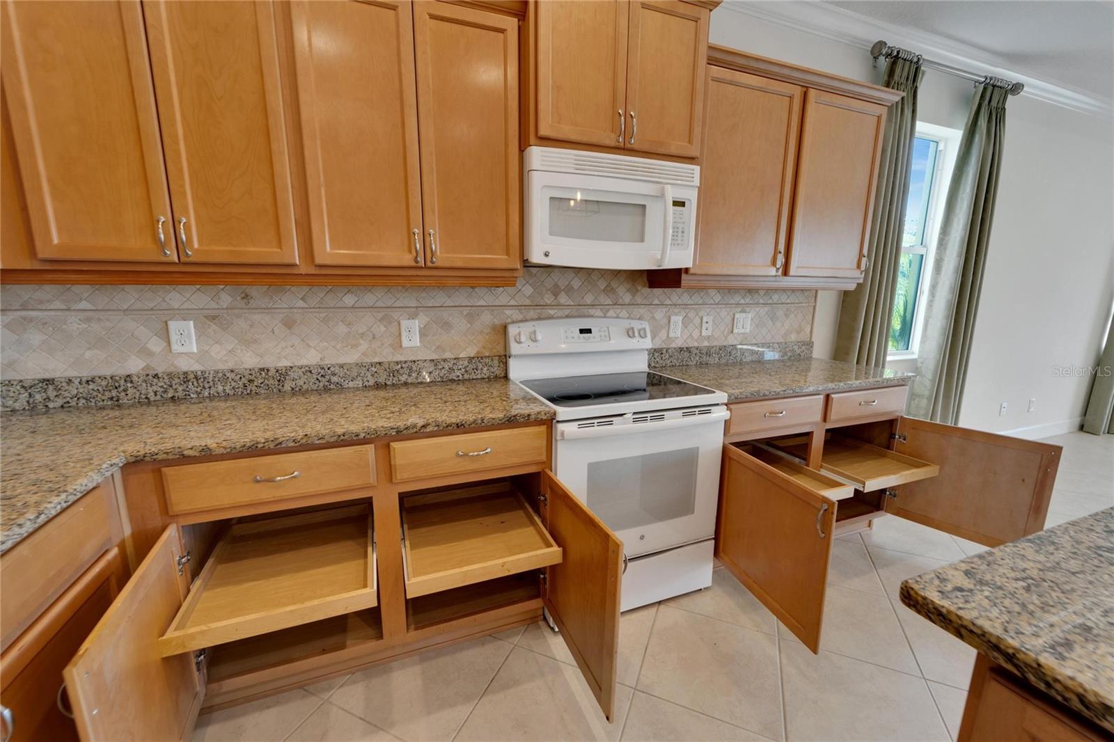 2226 NOTTINGHAM GREENS DR #2226, SUN CITY CENTER, FL, 33573