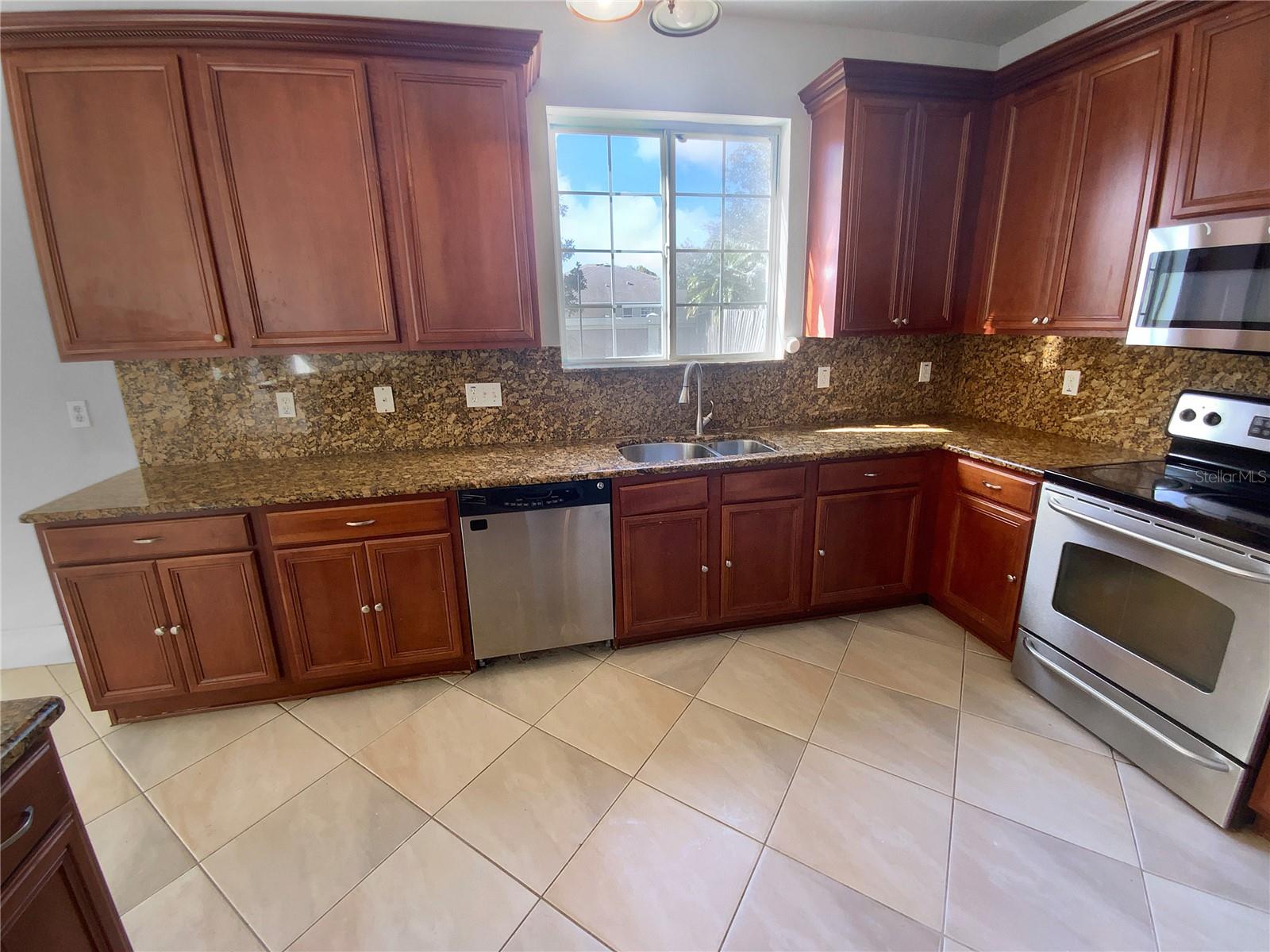 9301 WELLSTONE DR, LAND O LAKES, FL, 34638