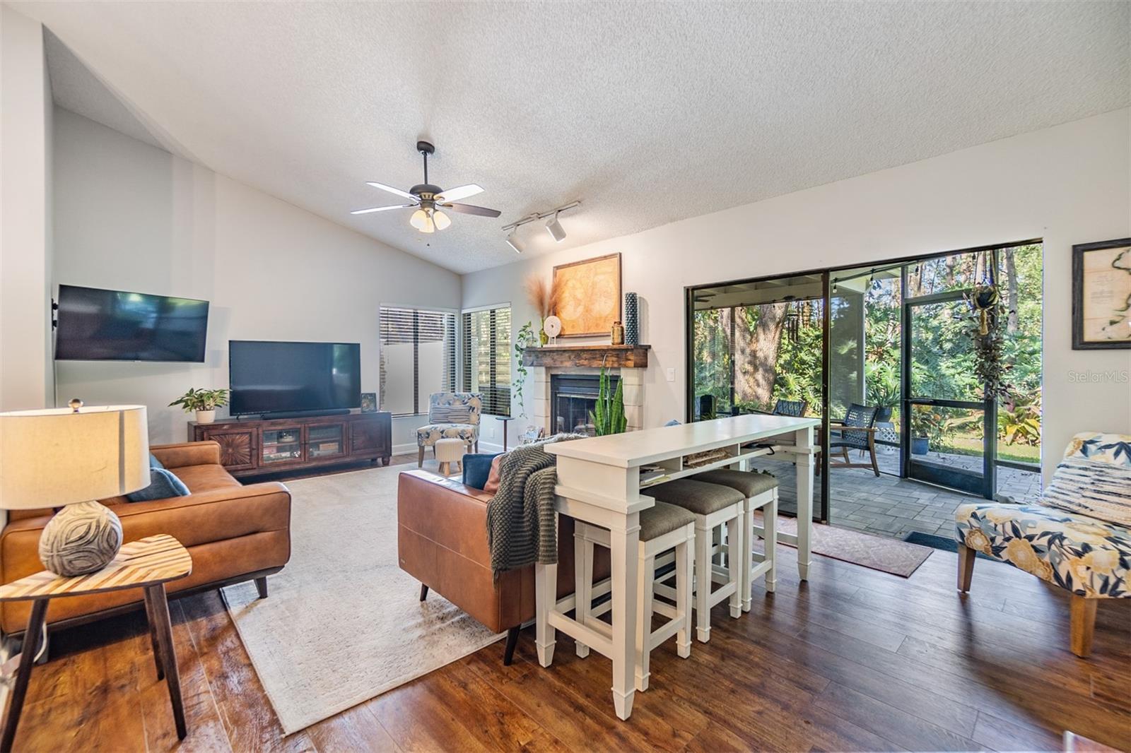 14631 VILLAGE GLEN CIR, TAMPA, FL, 33618