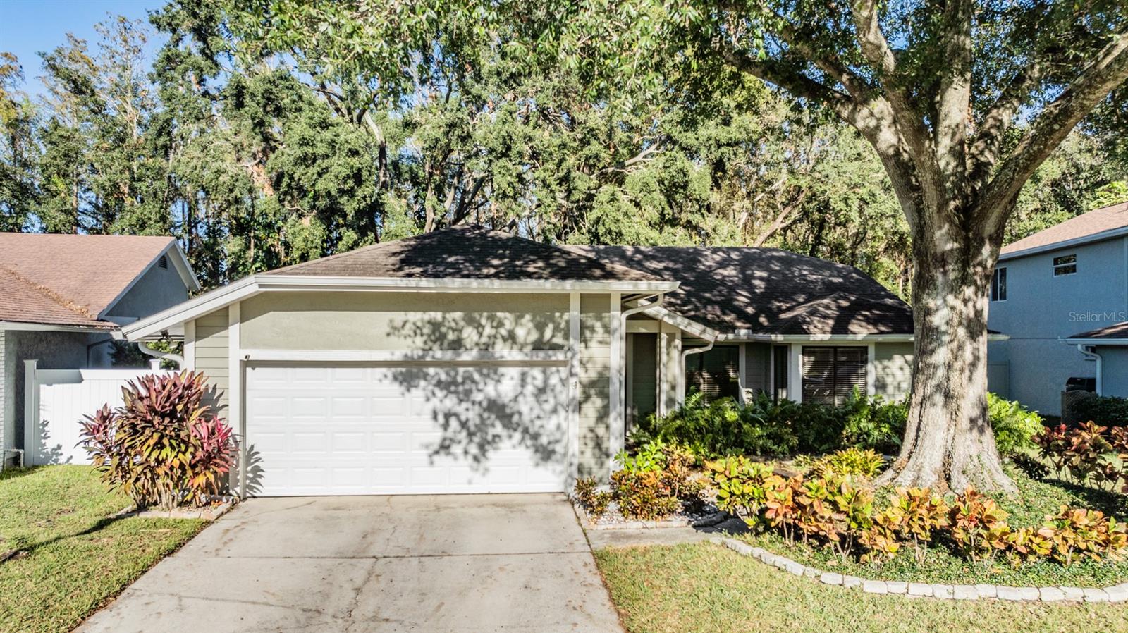 14631 VILLAGE GLEN CIR, TAMPA, FL, 33618