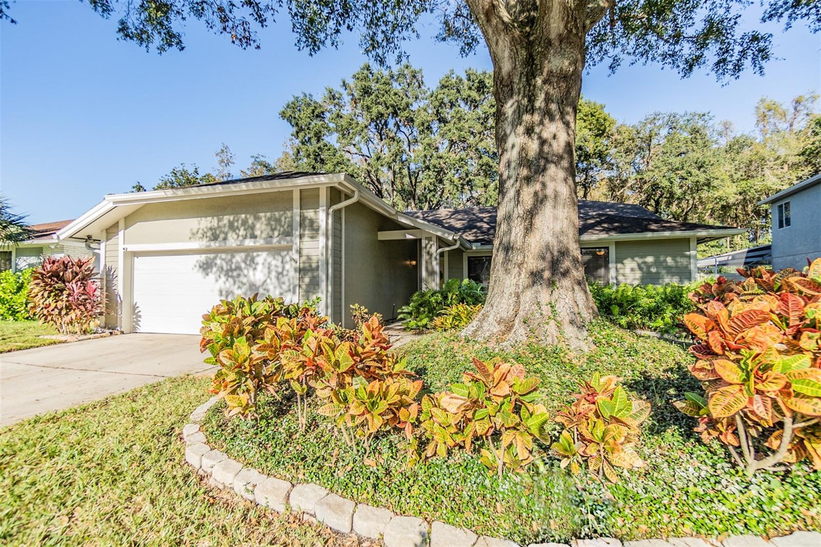14631 VILLAGE GLEN CIR, TAMPA, FL, 33618