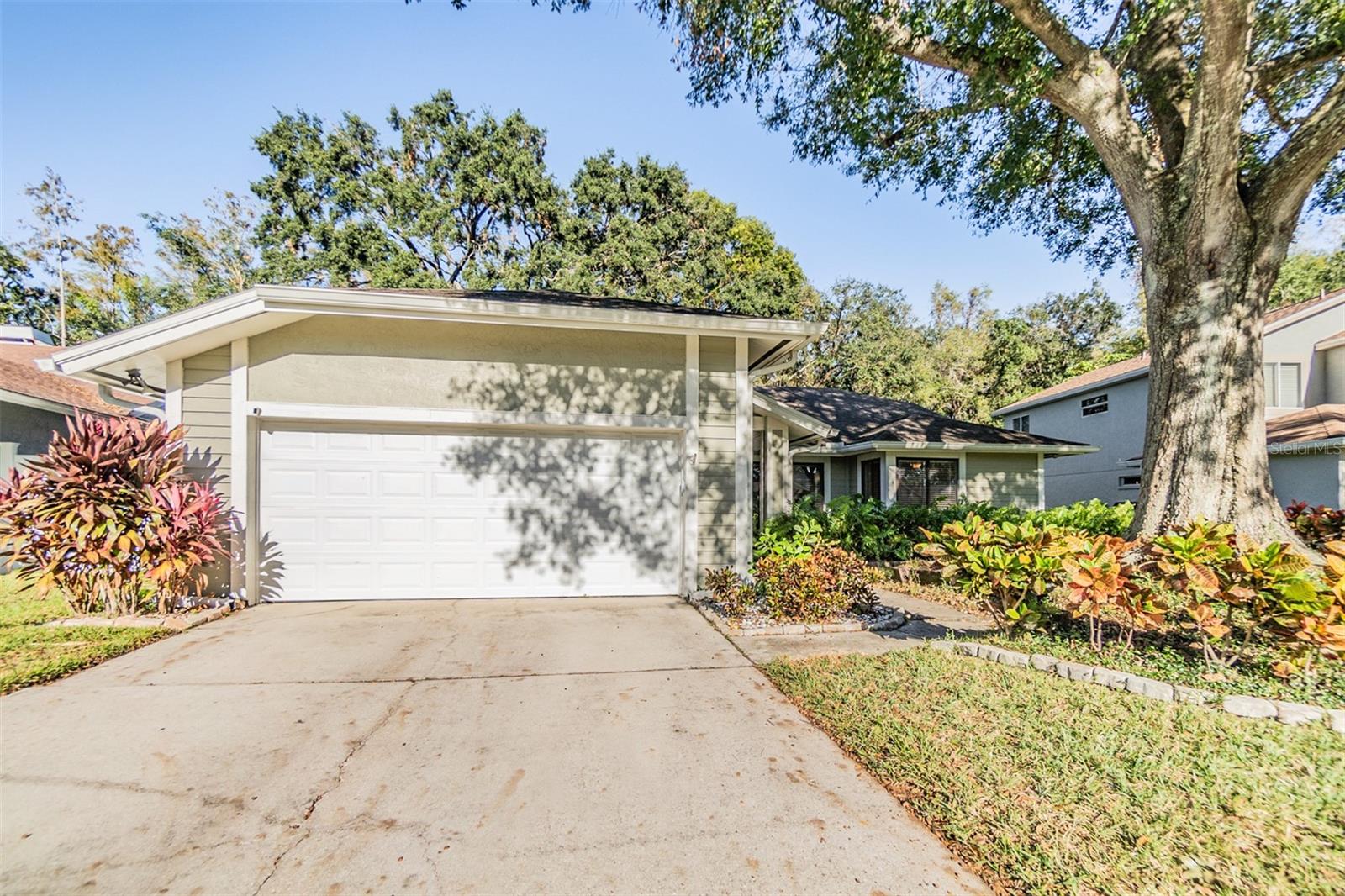 14631 VILLAGE GLEN CIR, TAMPA, FL, 33618