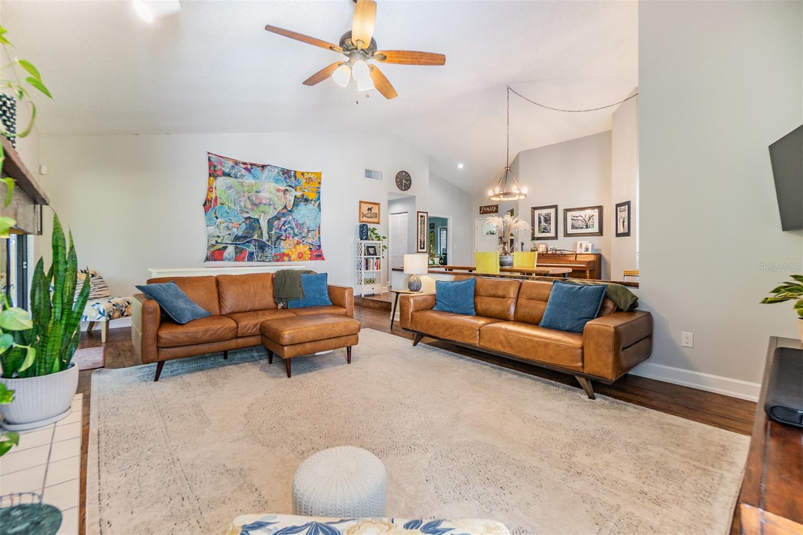 14631 VILLAGE GLEN CIR, TAMPA, FL, 33618