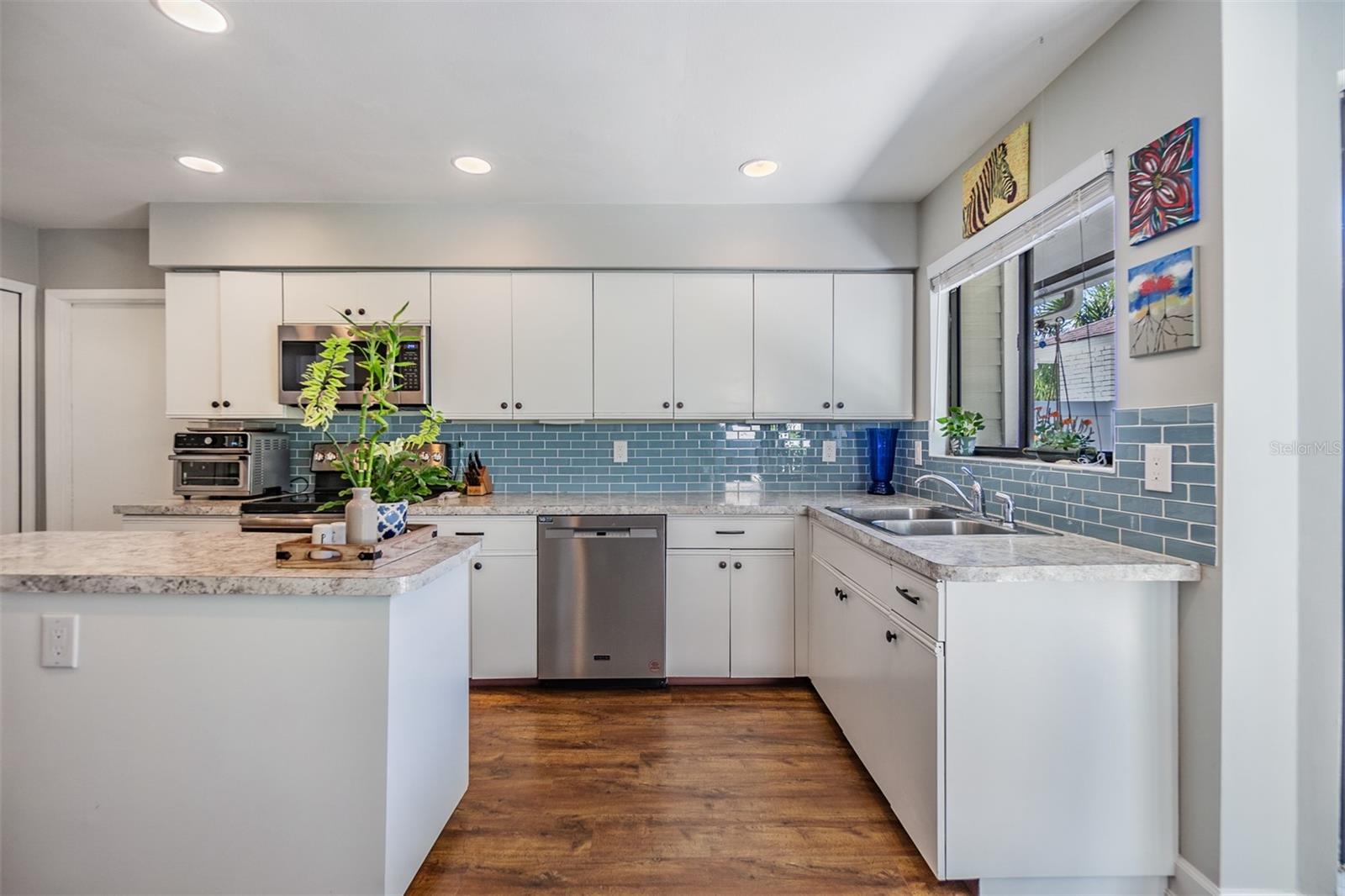 14631 VILLAGE GLEN CIR, TAMPA, FL, 33618
