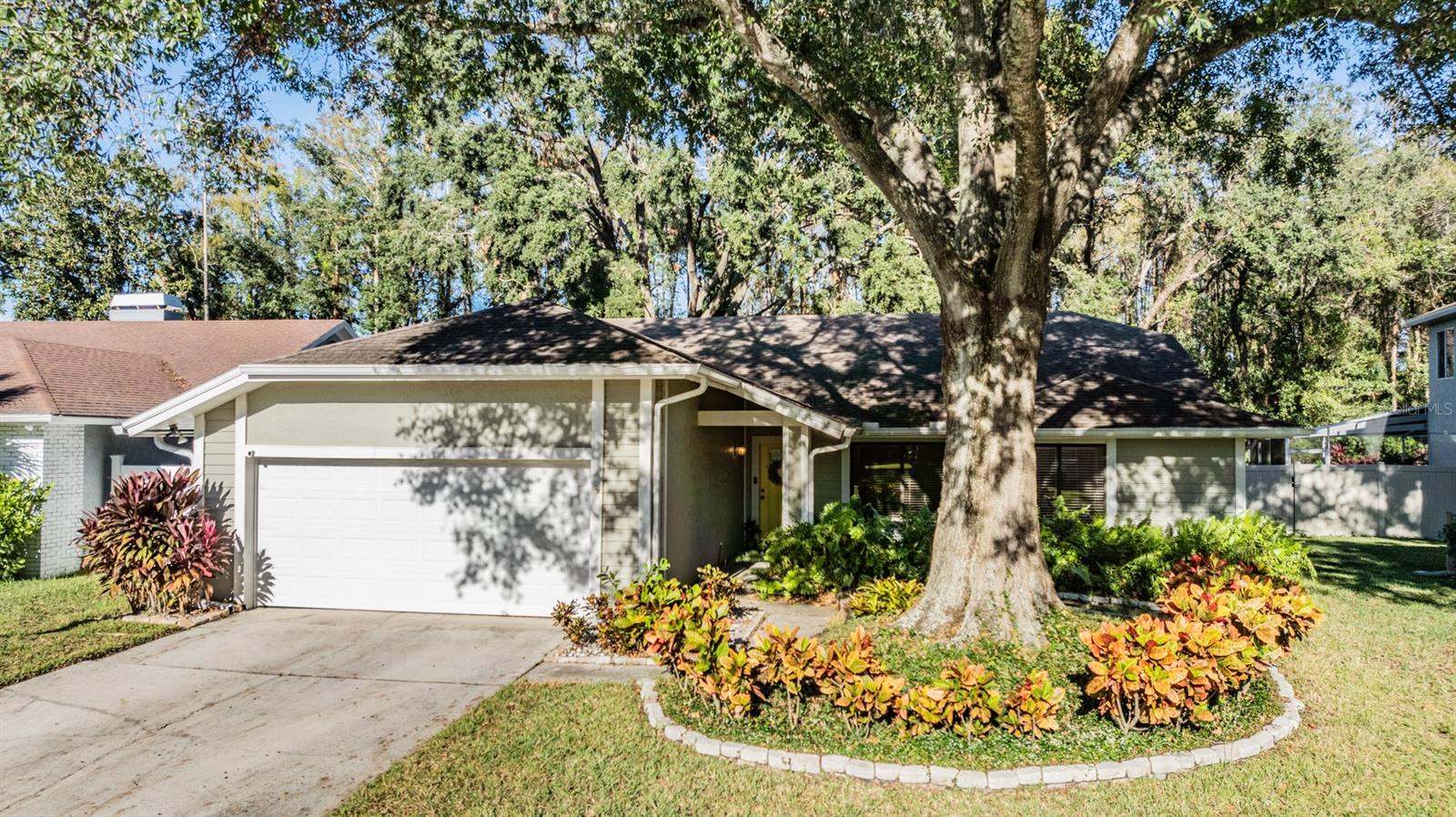 14631 VILLAGE GLEN CIR, TAMPA, FL, 33618