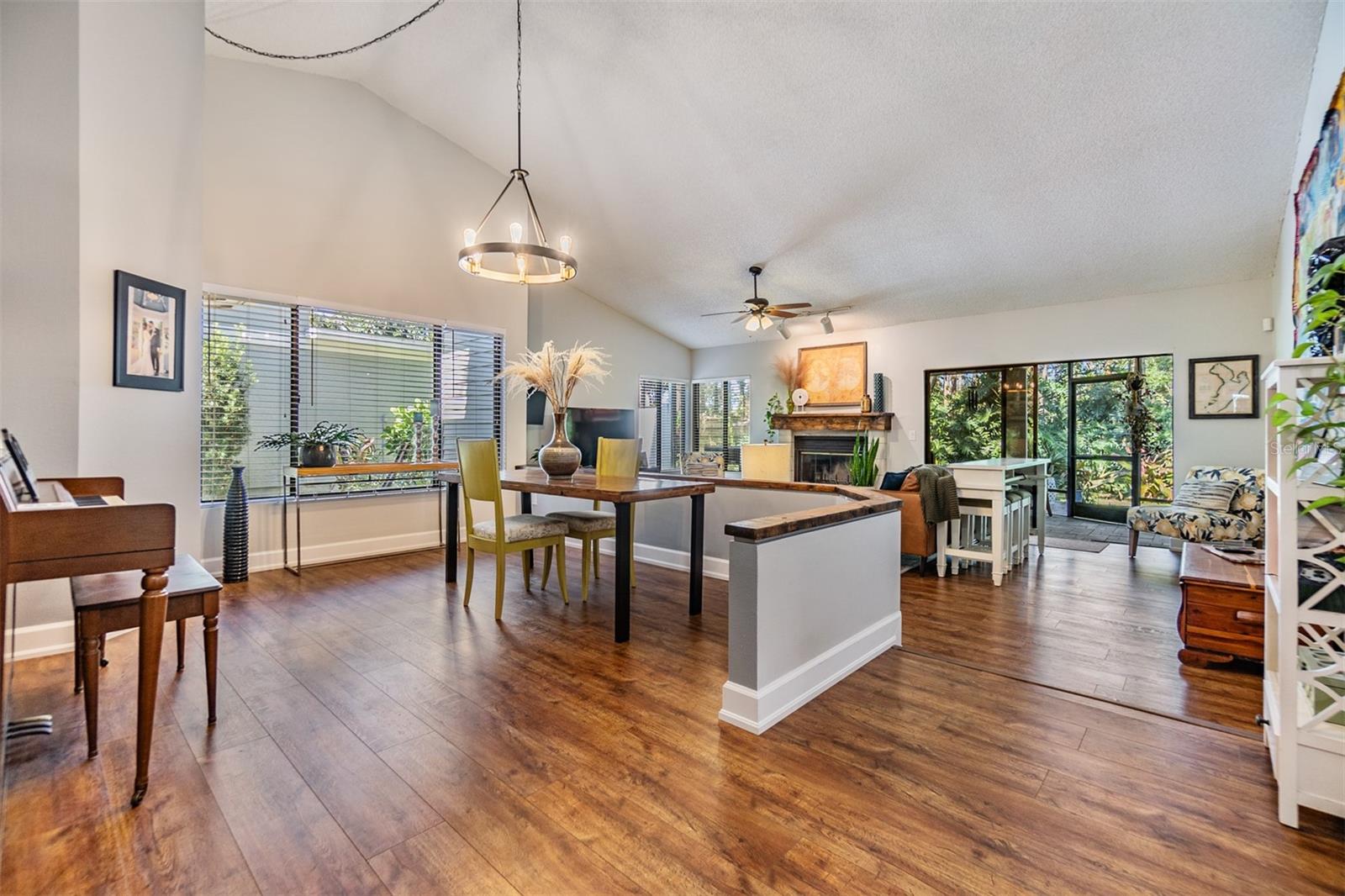 14631 VILLAGE GLEN CIR, TAMPA, FL, 33618
