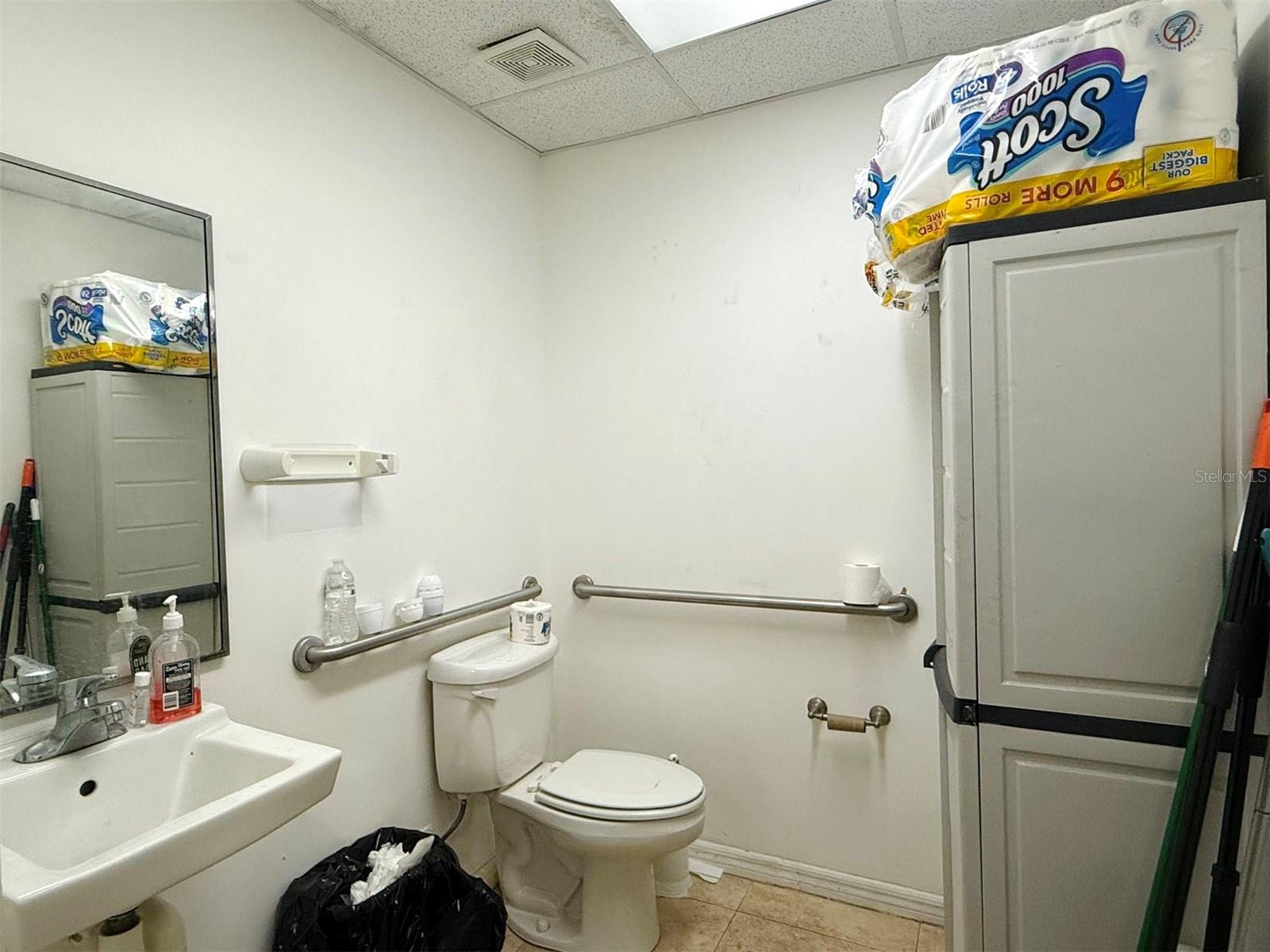 6753 KINGSPOINTE PKWY #110, ORLANDO, FL, 32819