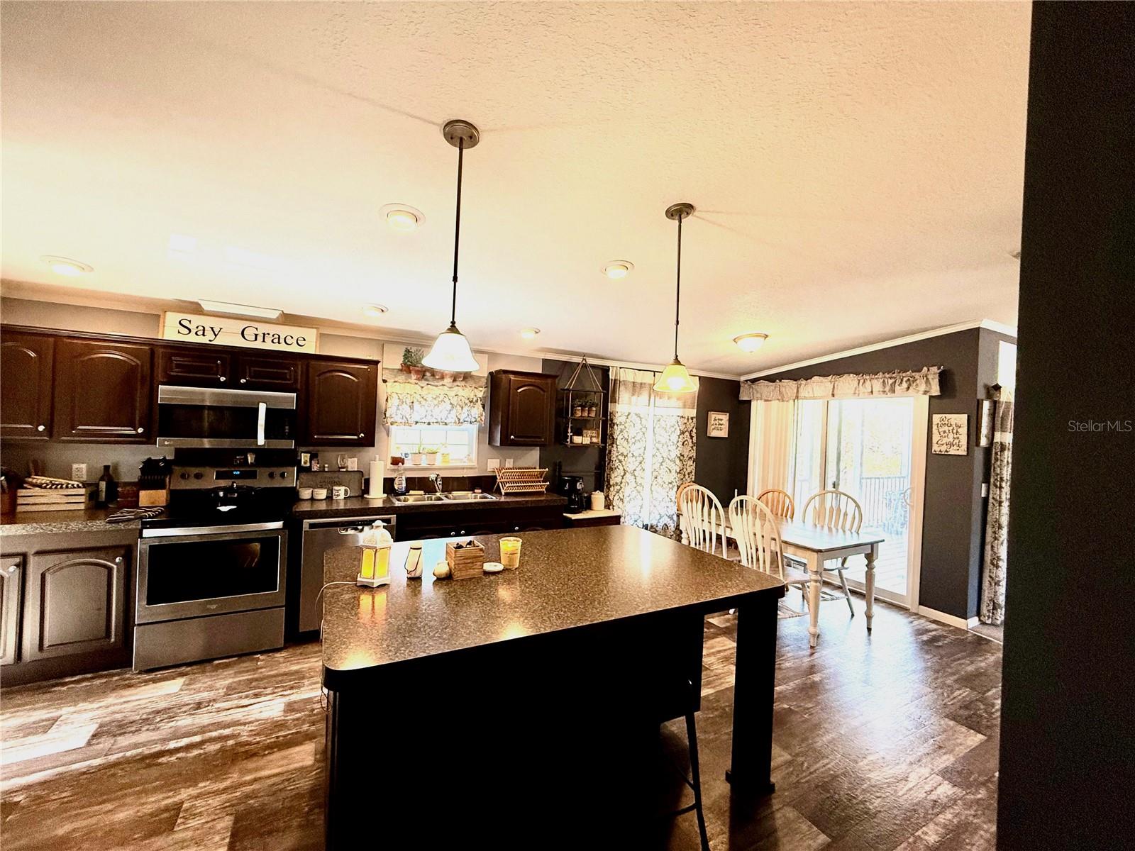 1910 NE 155TH CT, WILLISTON, FL, 32696