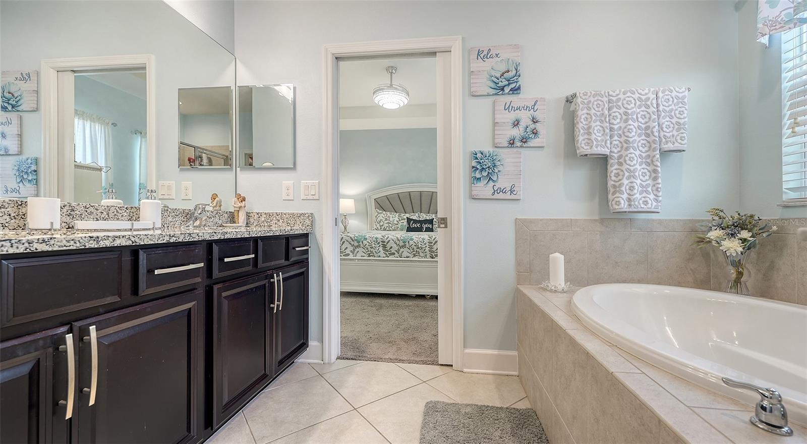 8430 NANDINA DR, SARASOTA, FL, 34240