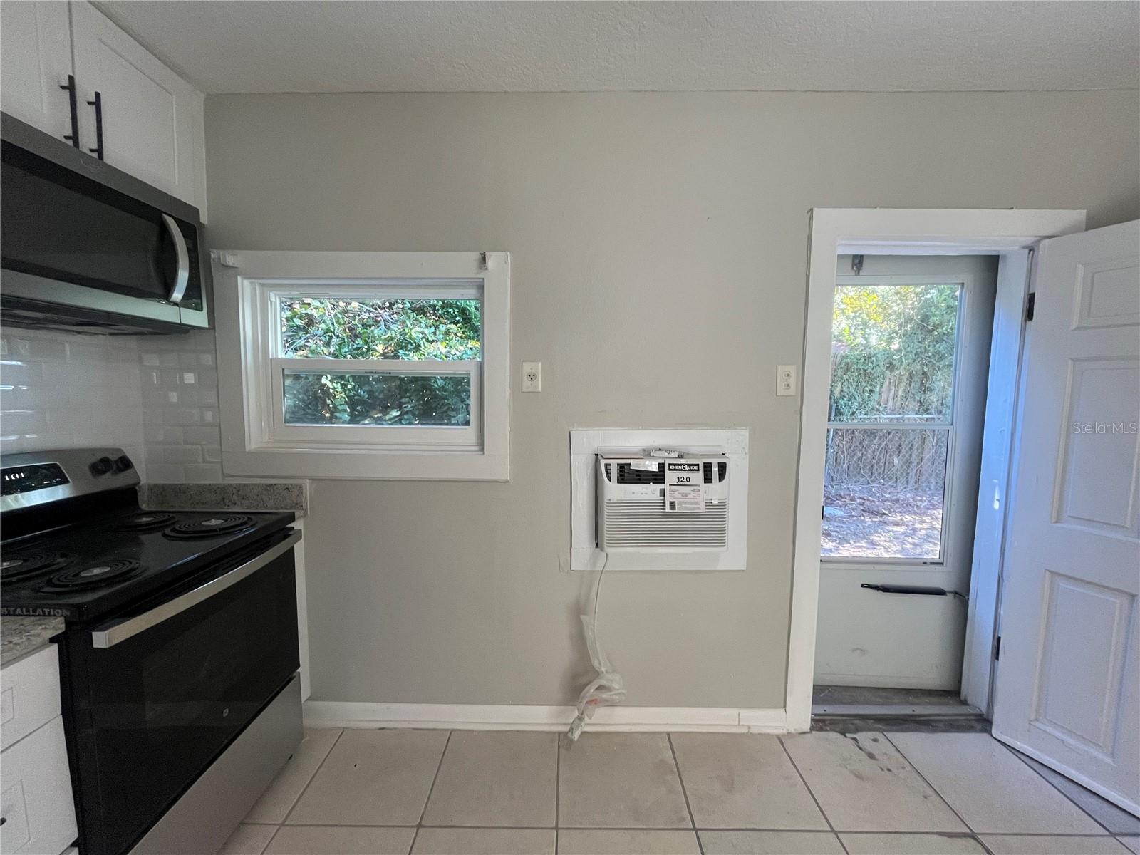 127 1/2 W PALMETTO AVE, DELAND, FL, 32720