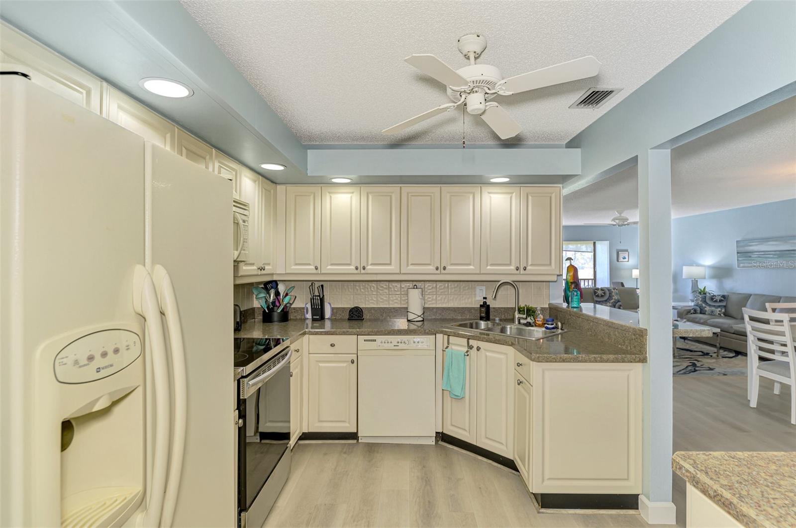 5761 AVISTA DR #5761, SARASOTA, FL, 34243