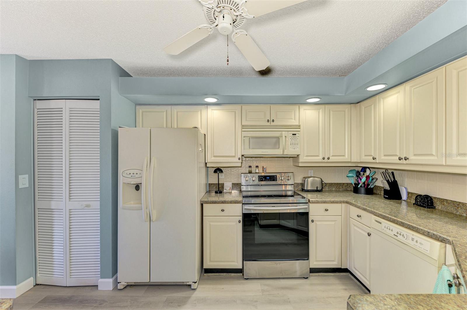 5761 AVISTA DR #5761, SARASOTA, FL, 34243