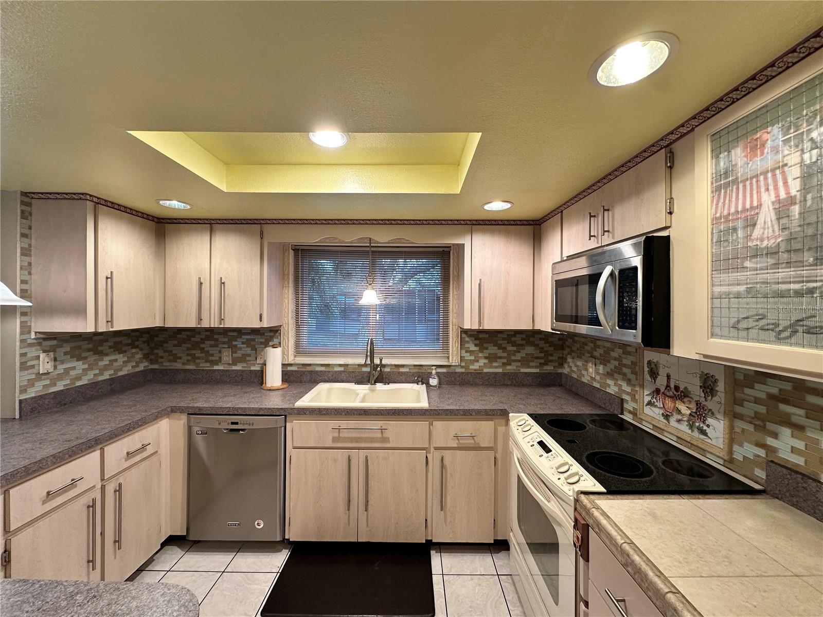 6823 BOTTLE BRUSH DR, PORT RICHEY, FL, 34668