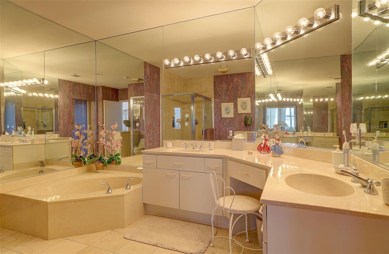 1800 BENJAMIN FRANKLIN DR #APH02, SARASOTA, FL, 34236